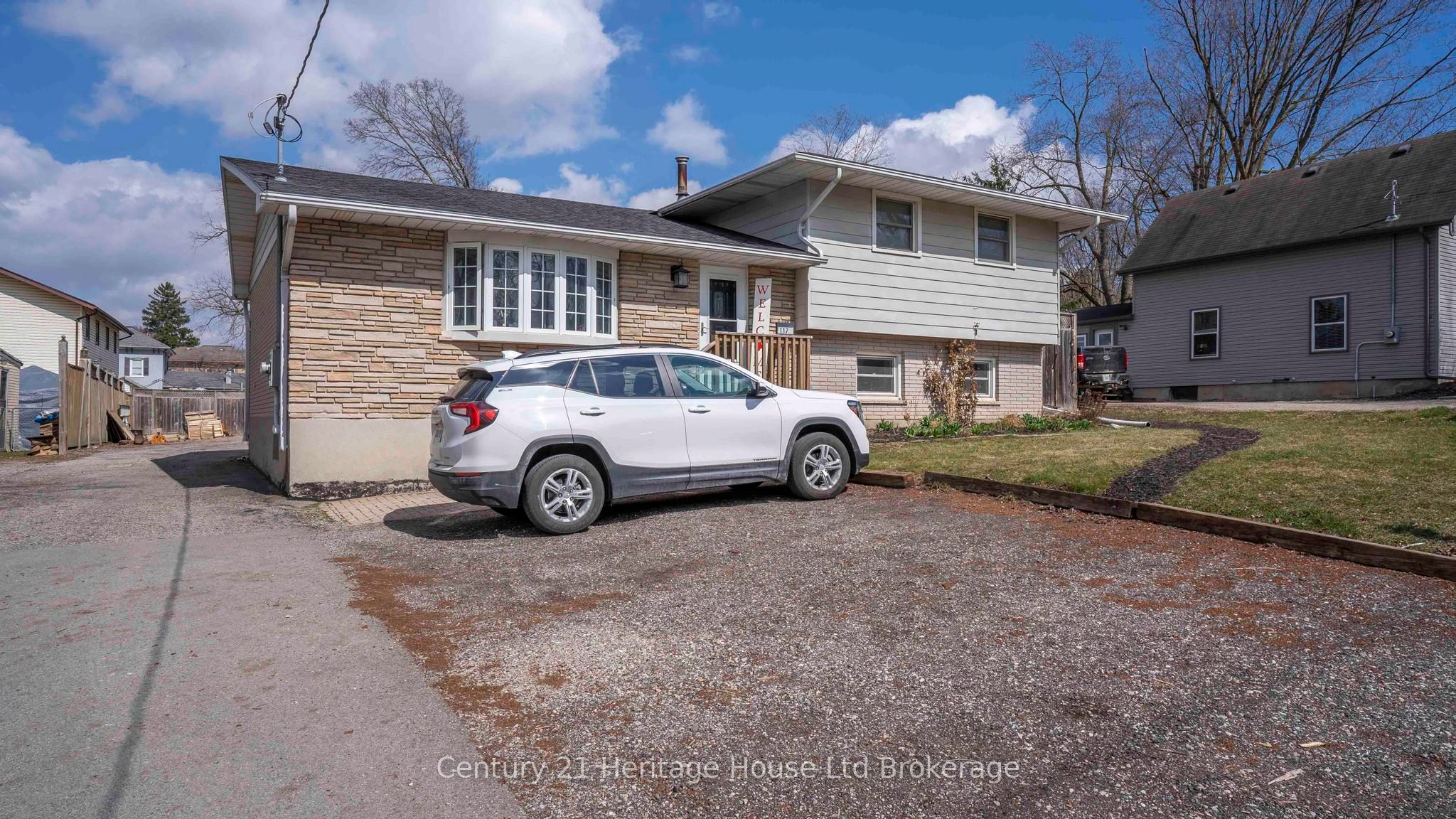 117 Wonham Street S