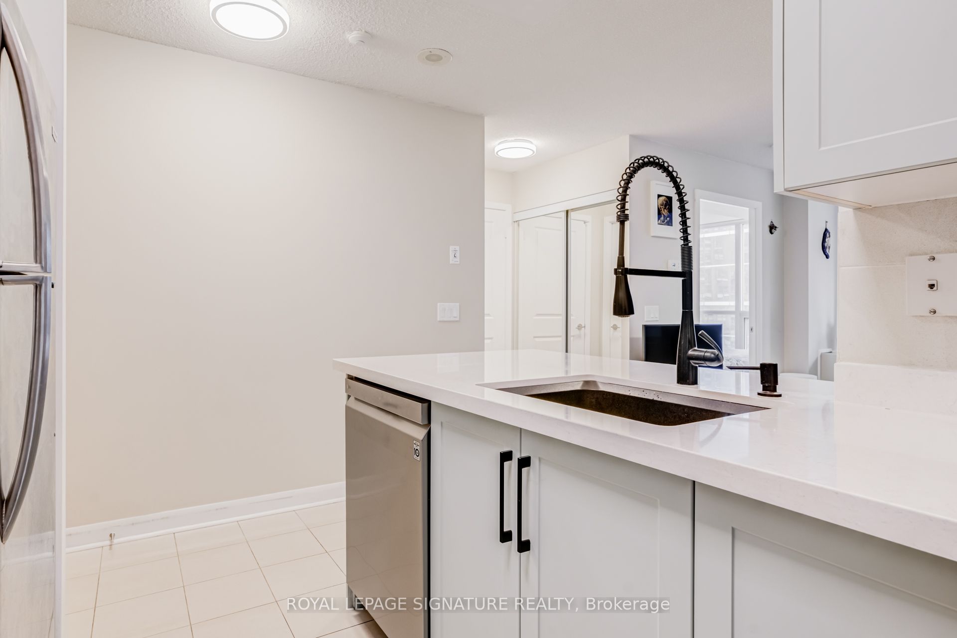 4978 Yonge Street 1011