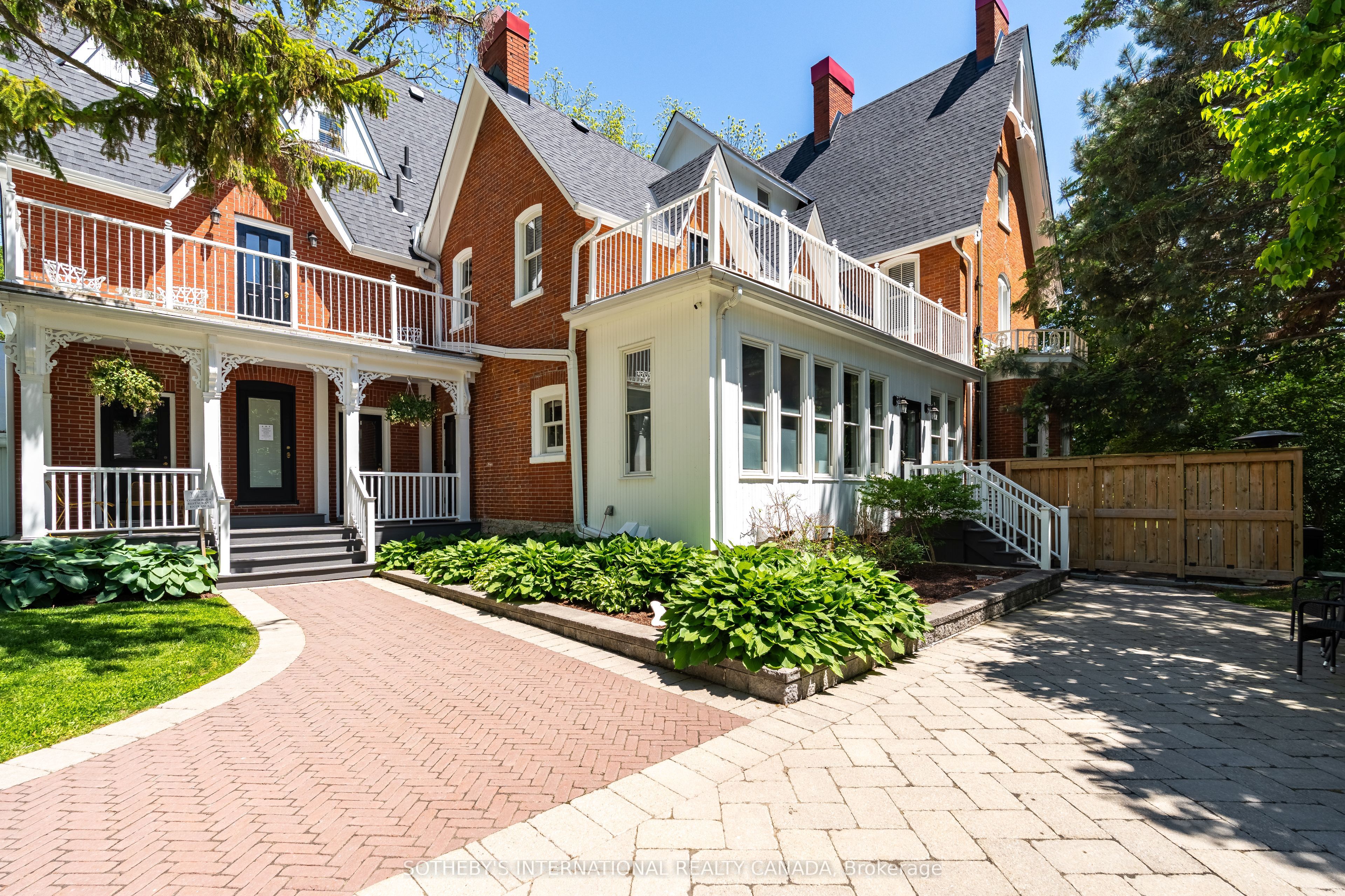 343 Main Street E