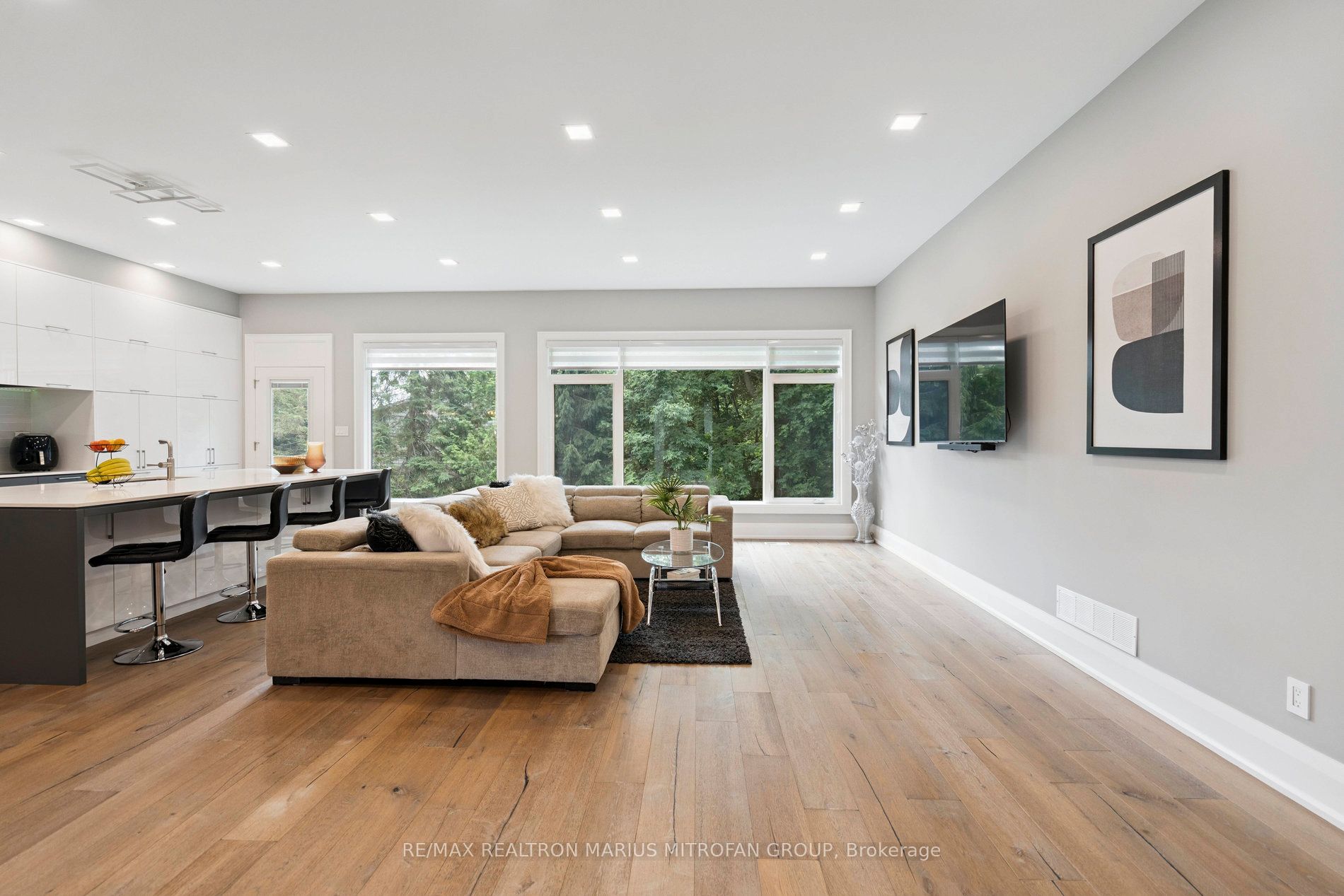 1 Gaywood Gardens