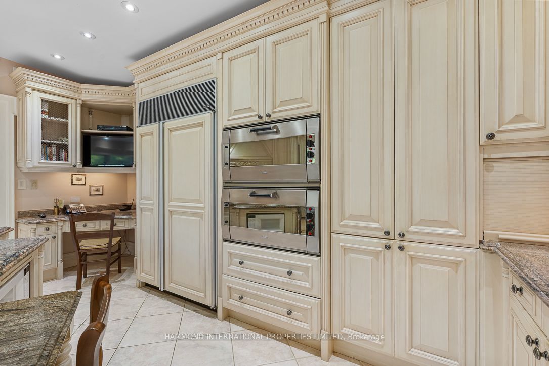 19 RIVERSIDE Boulevard