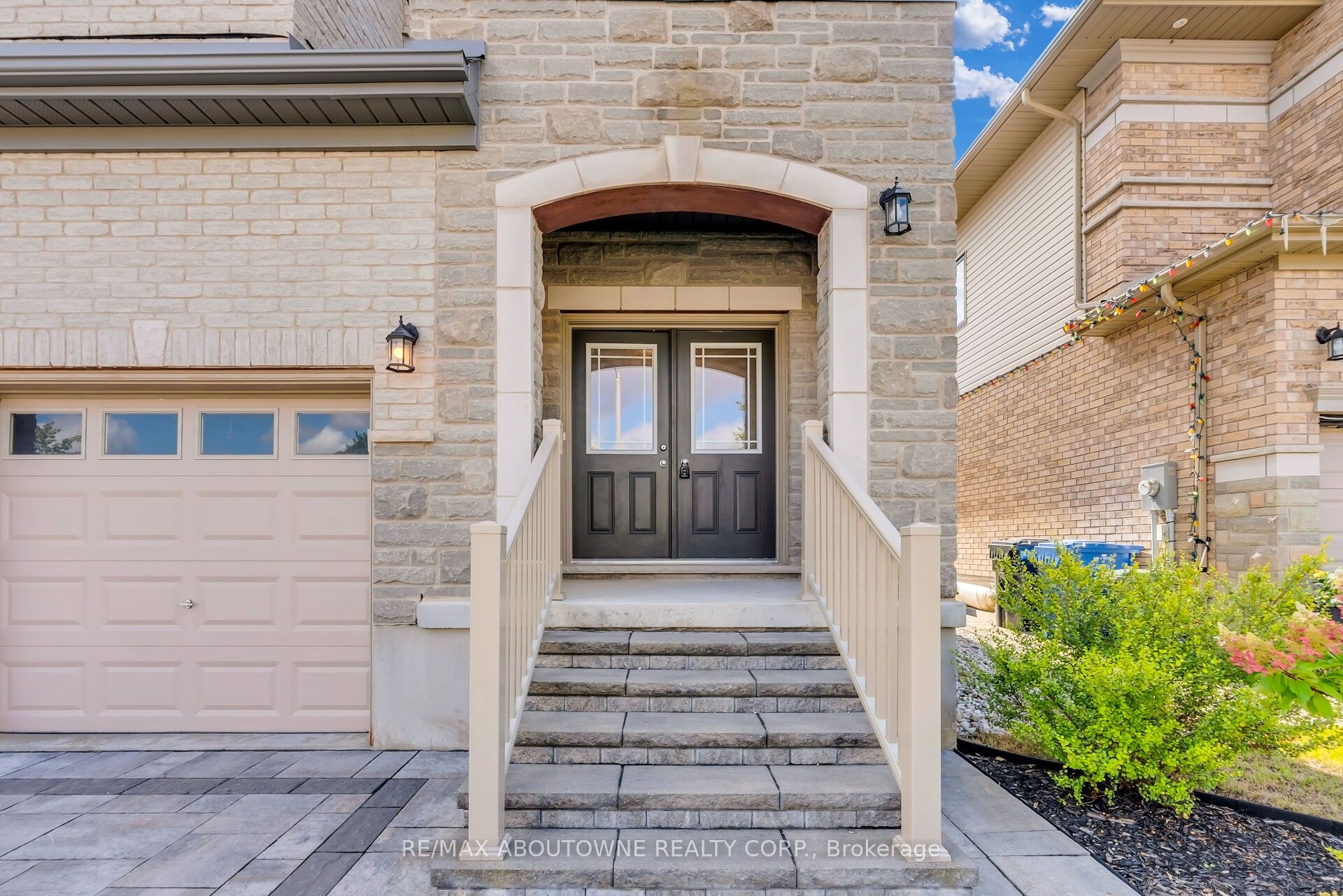 94 Ambrous Crescent