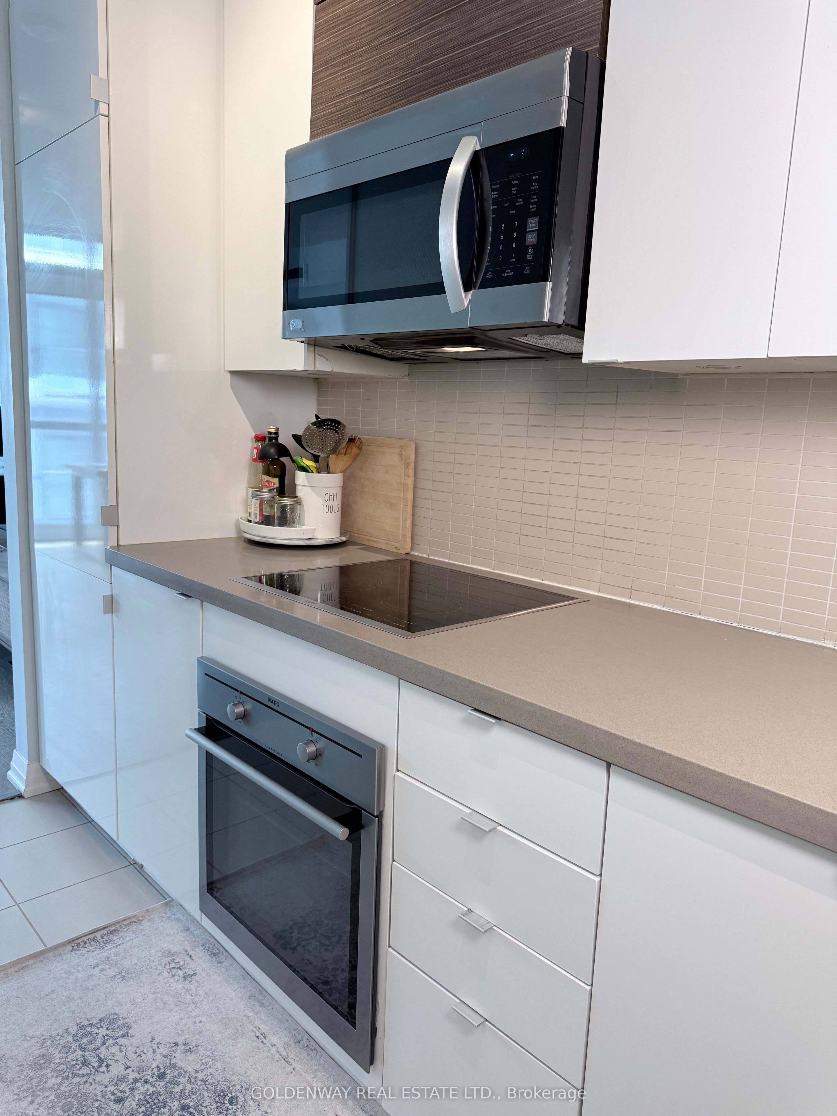 60 Annie Craig Drive B608