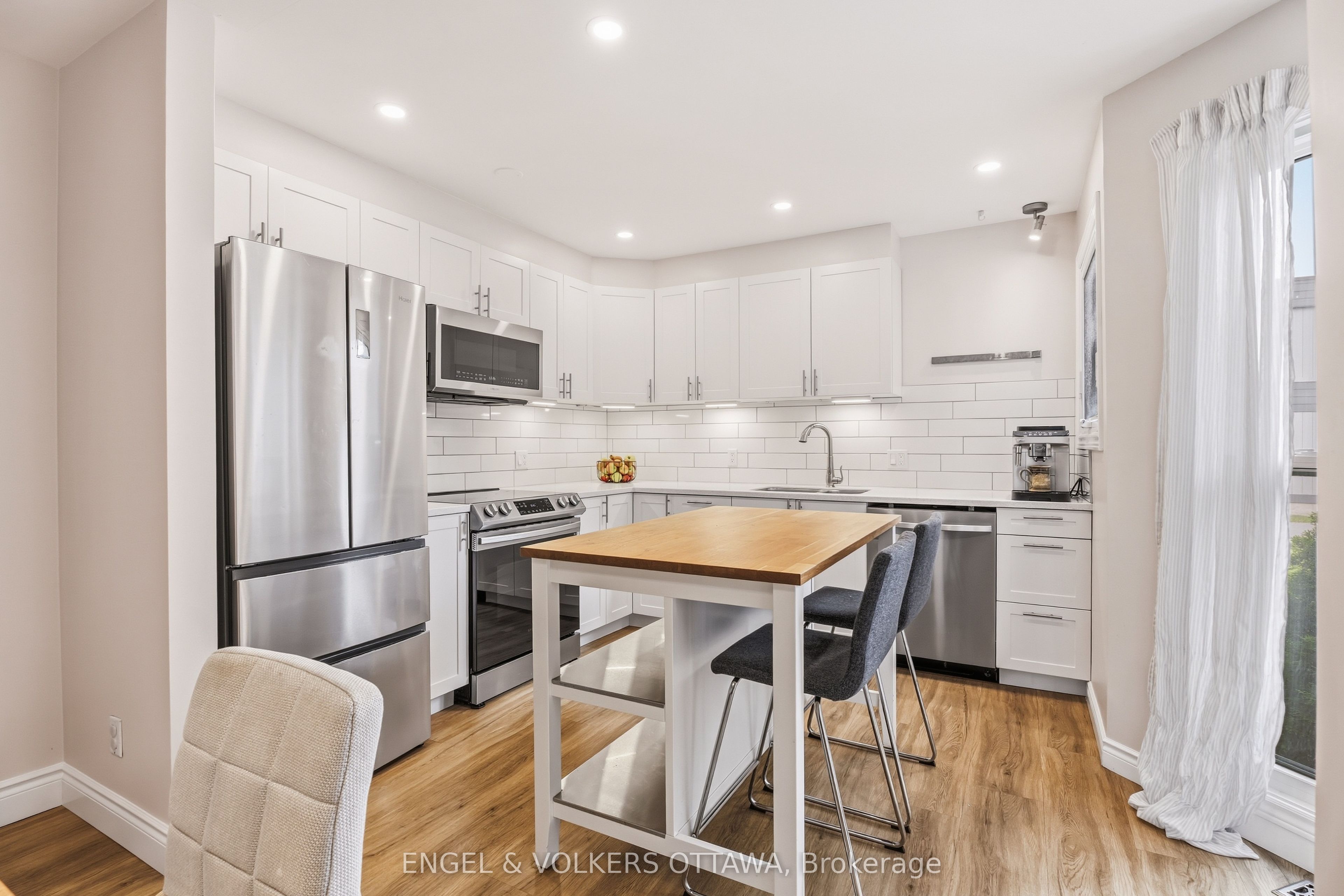 38 Compata Way