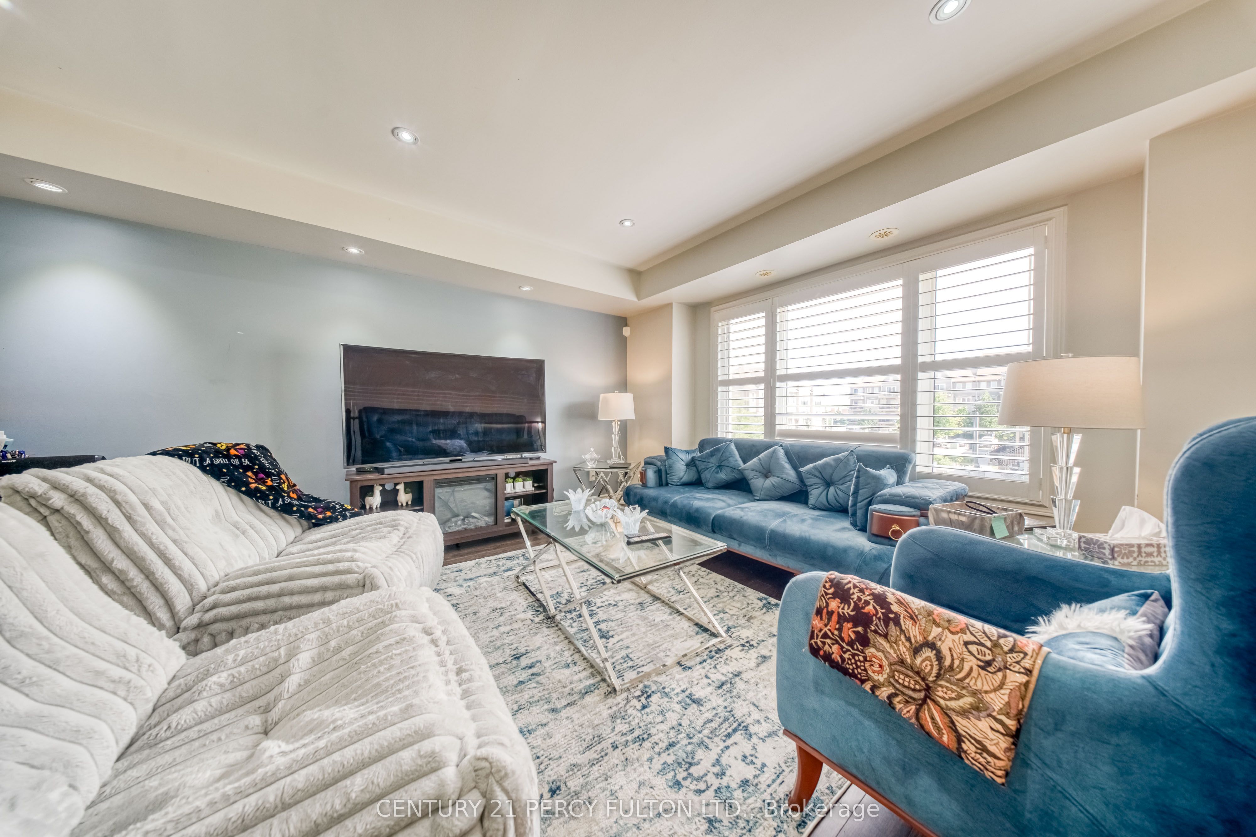 3050 Erin Centre Boulevard 67