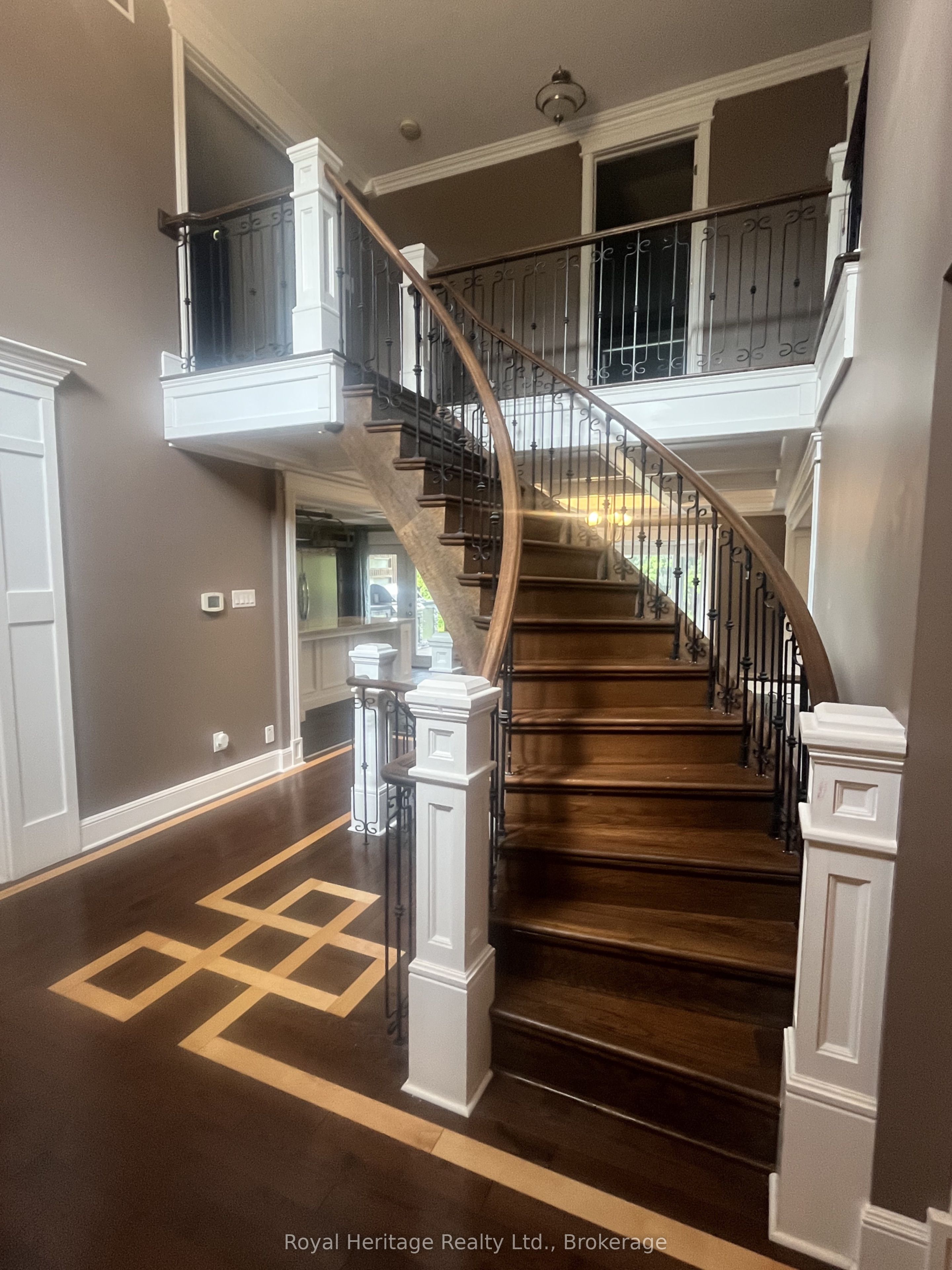 184 Lake Drive Way W