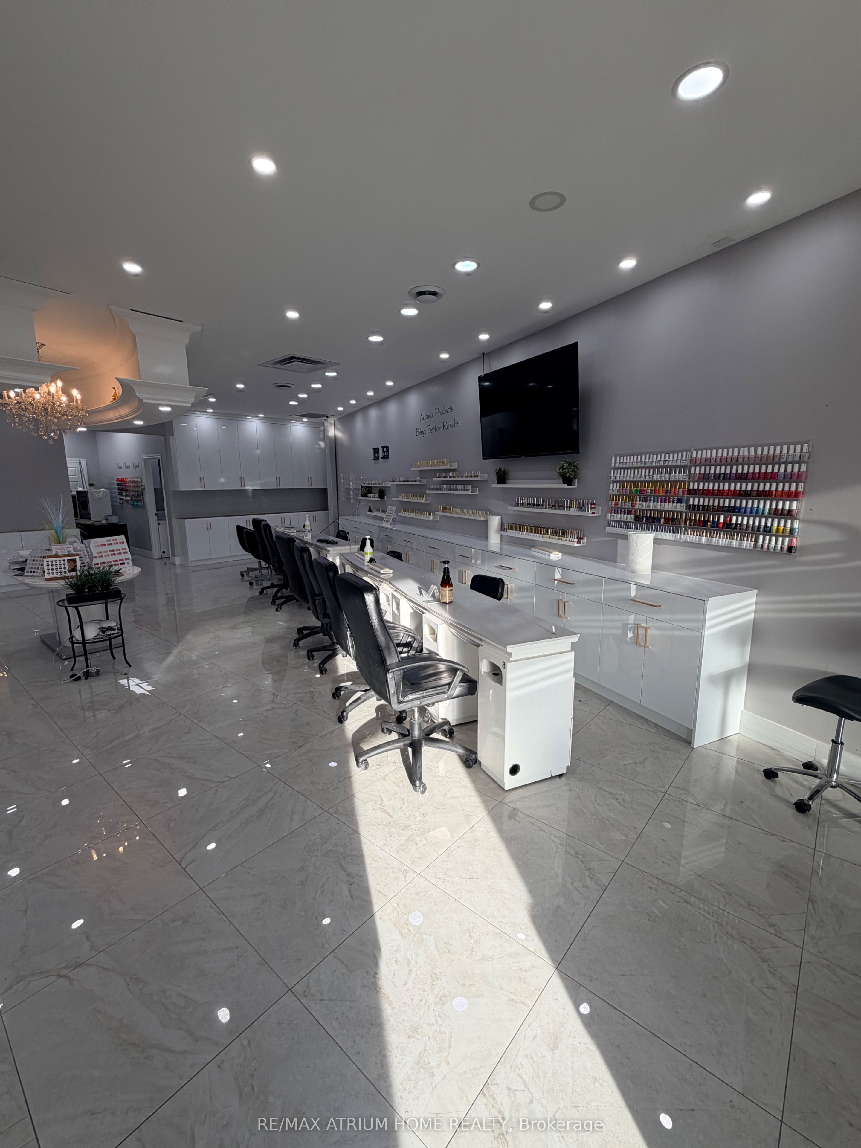 18025 Yonge Street 13