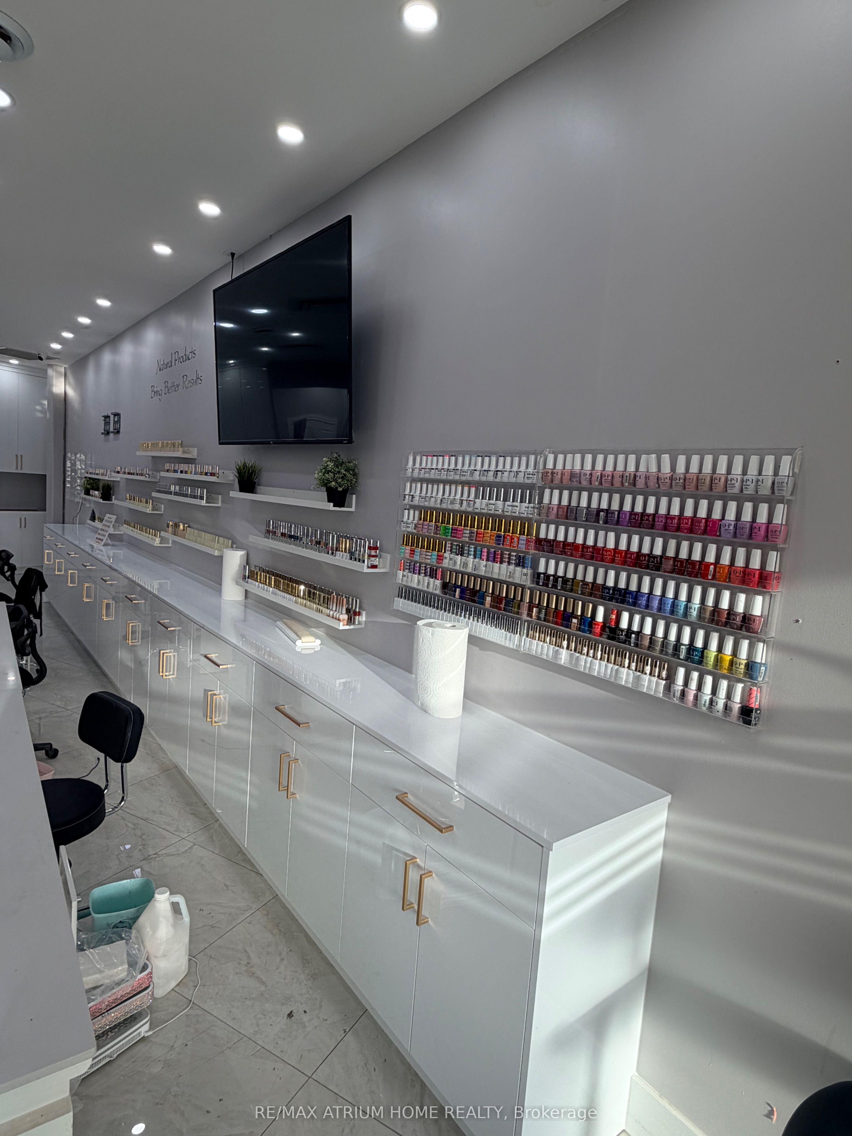 18025 Yonge Street 13
