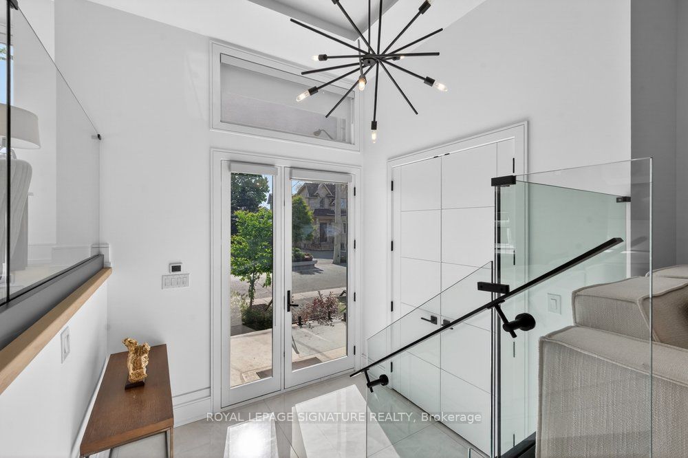 39 Derwyn Road