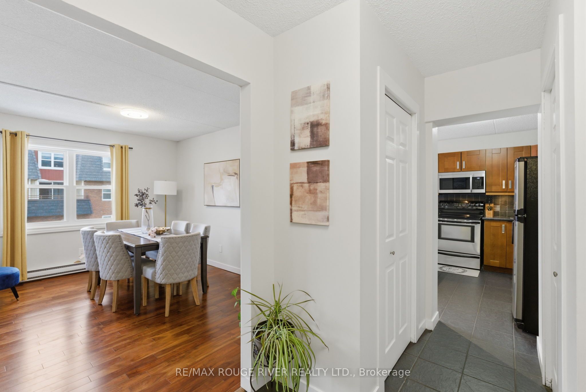 580 Mary Street E 214