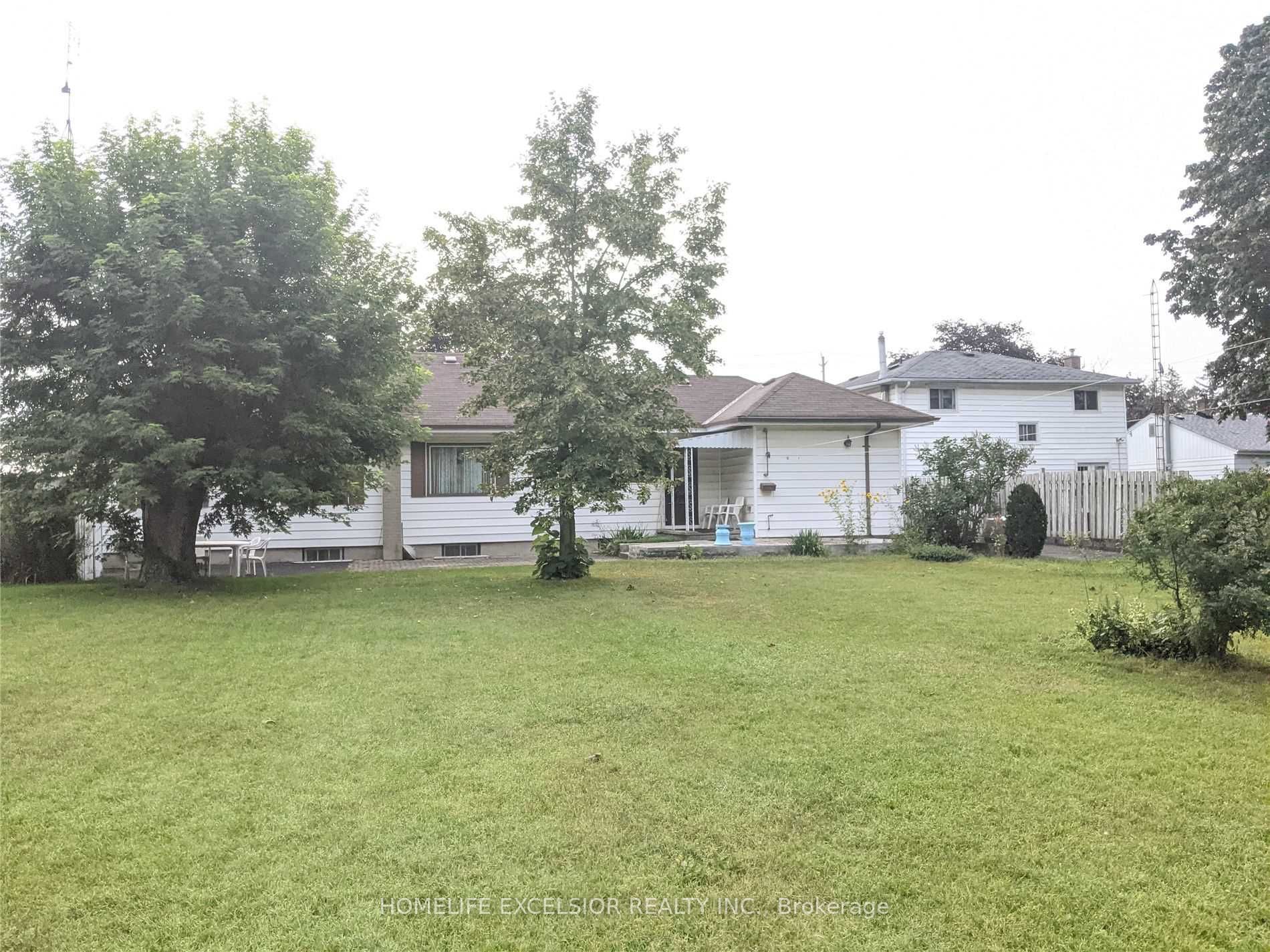 1482 Simcoe Street N