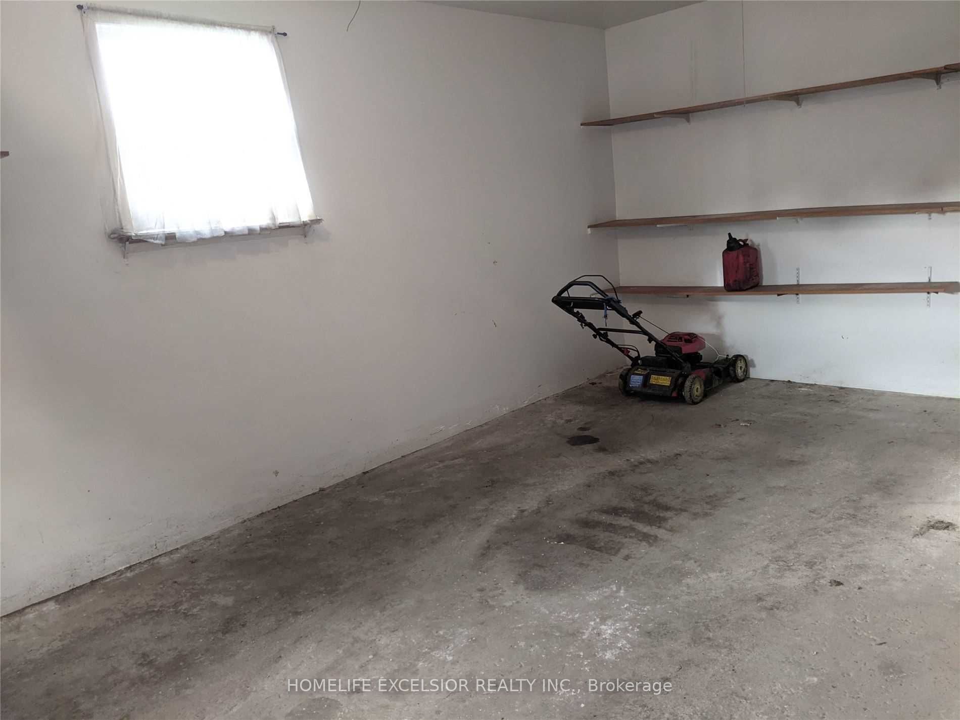 1482 Simcoe Street N