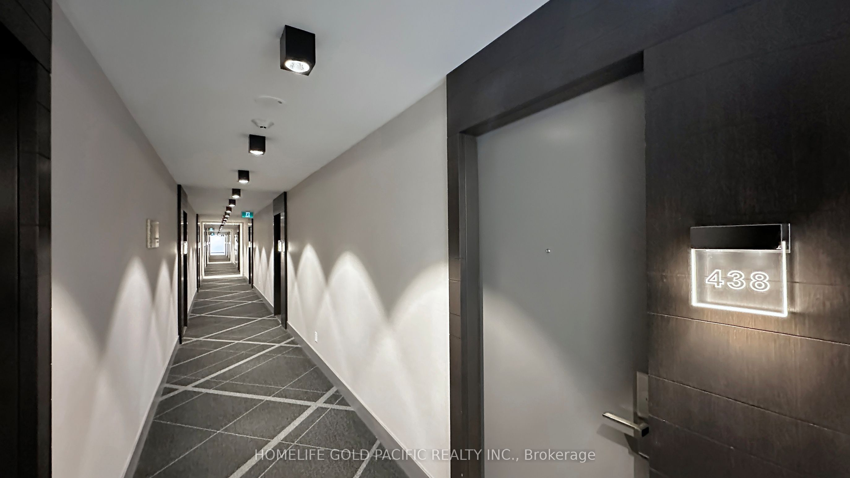 15 Merchants Wharf N/A 438