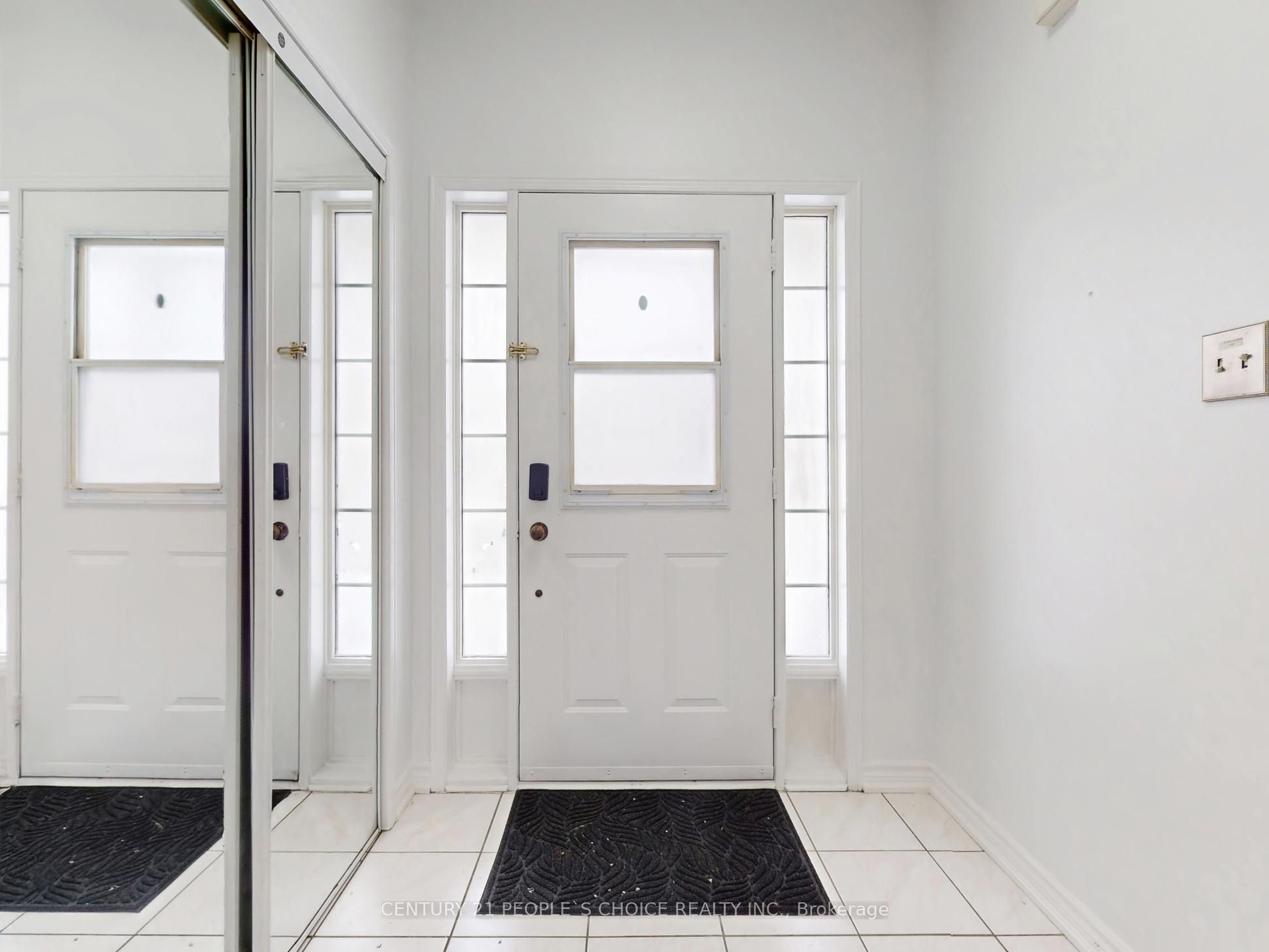 3253 Bruzan Crescent