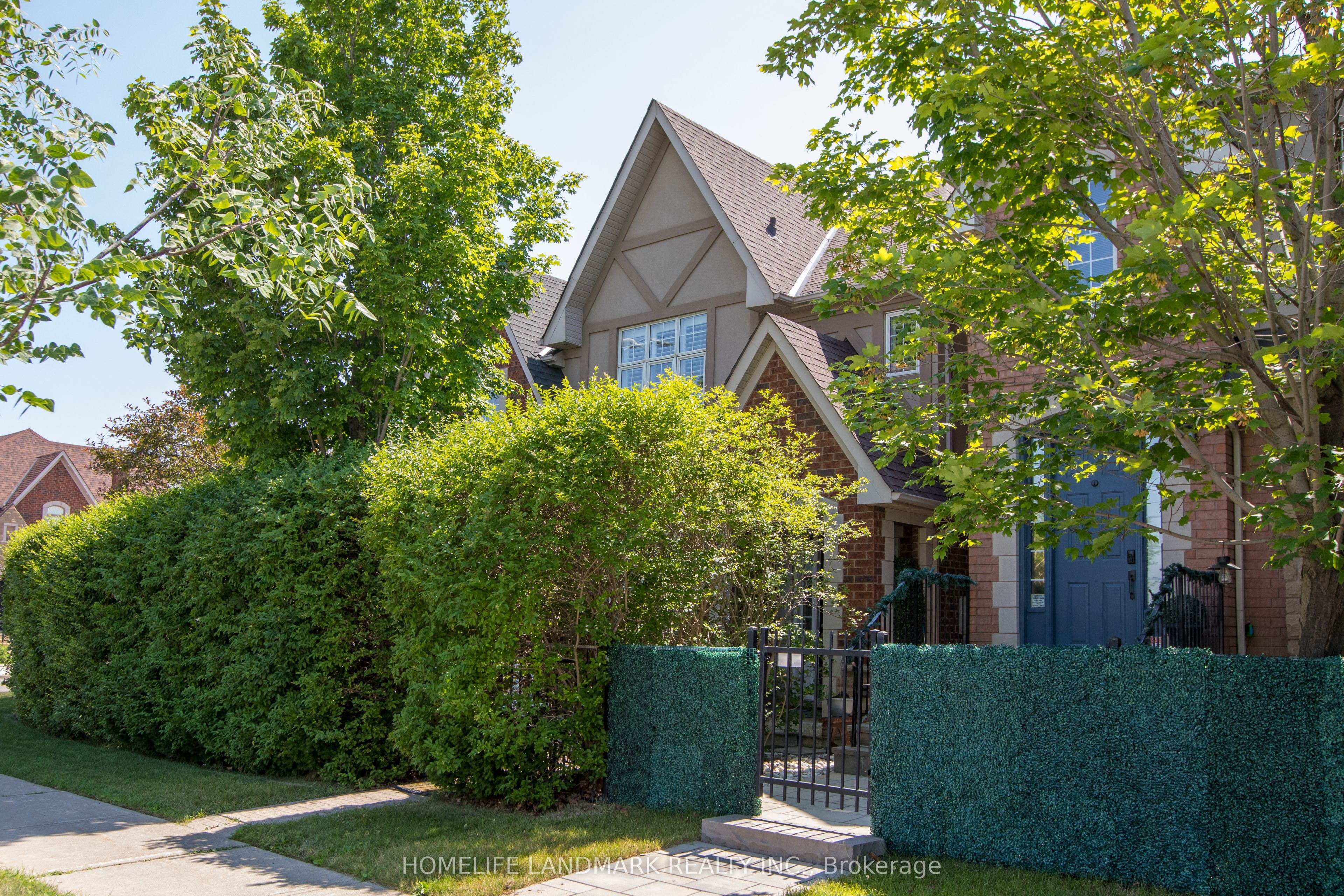 3432 Eglinton Avenue W