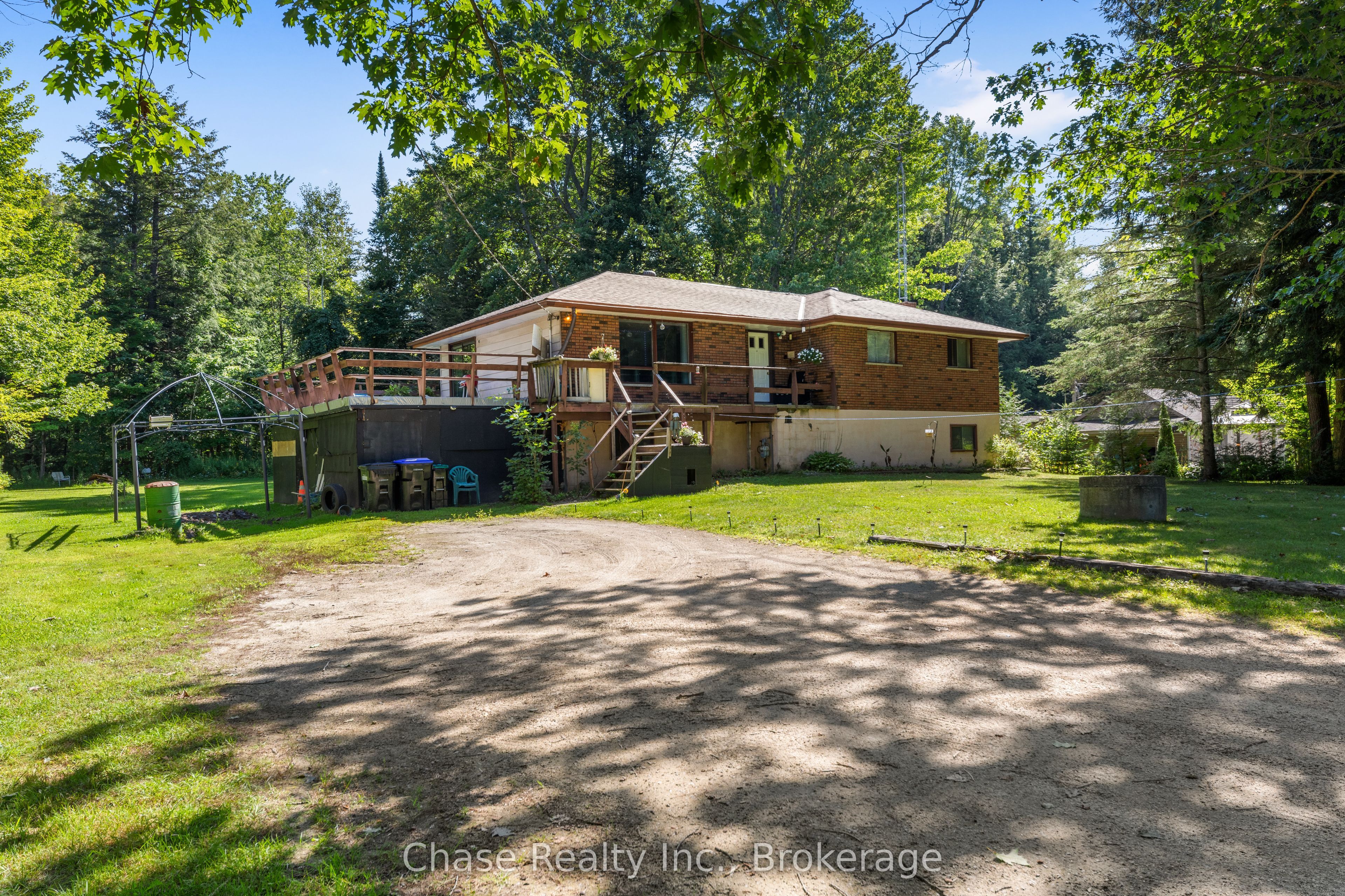 655 Tiny Beaches Road N