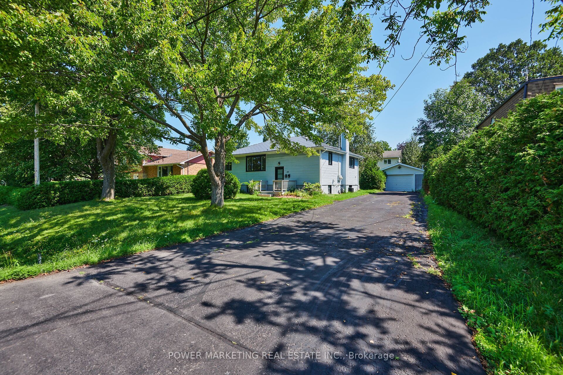 35 Tauvette Street