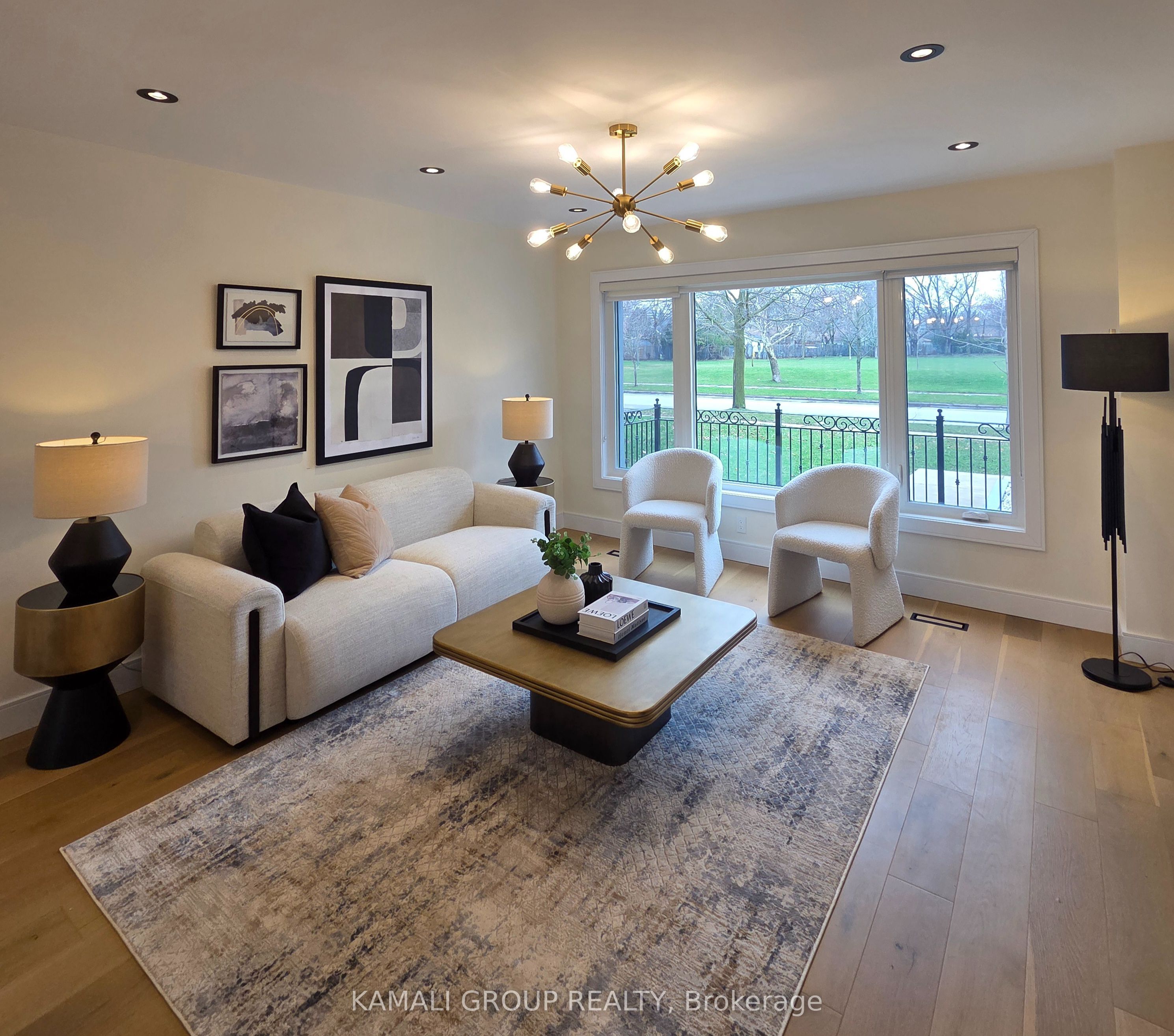 169 Charlton Boulevard