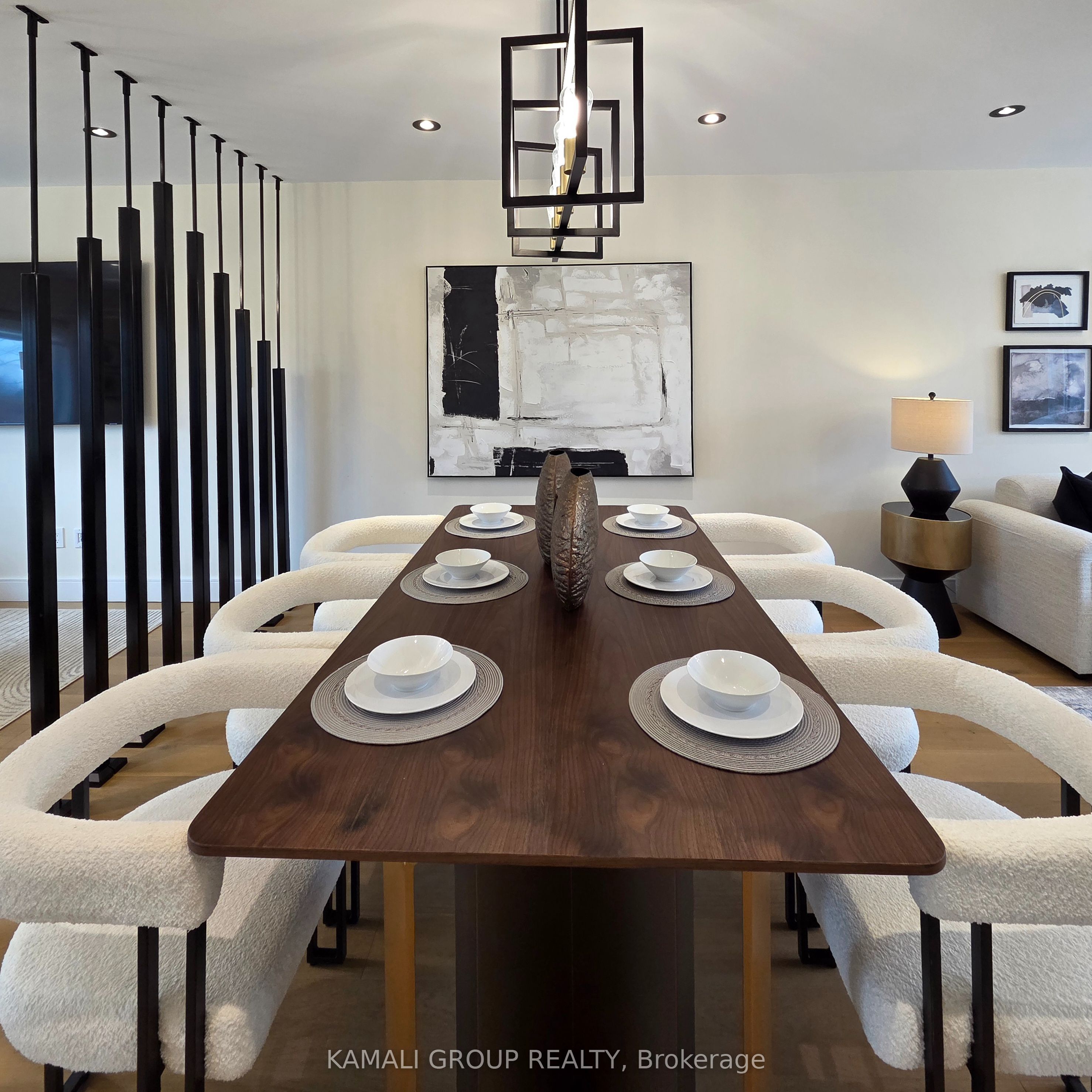 169 Charlton Boulevard