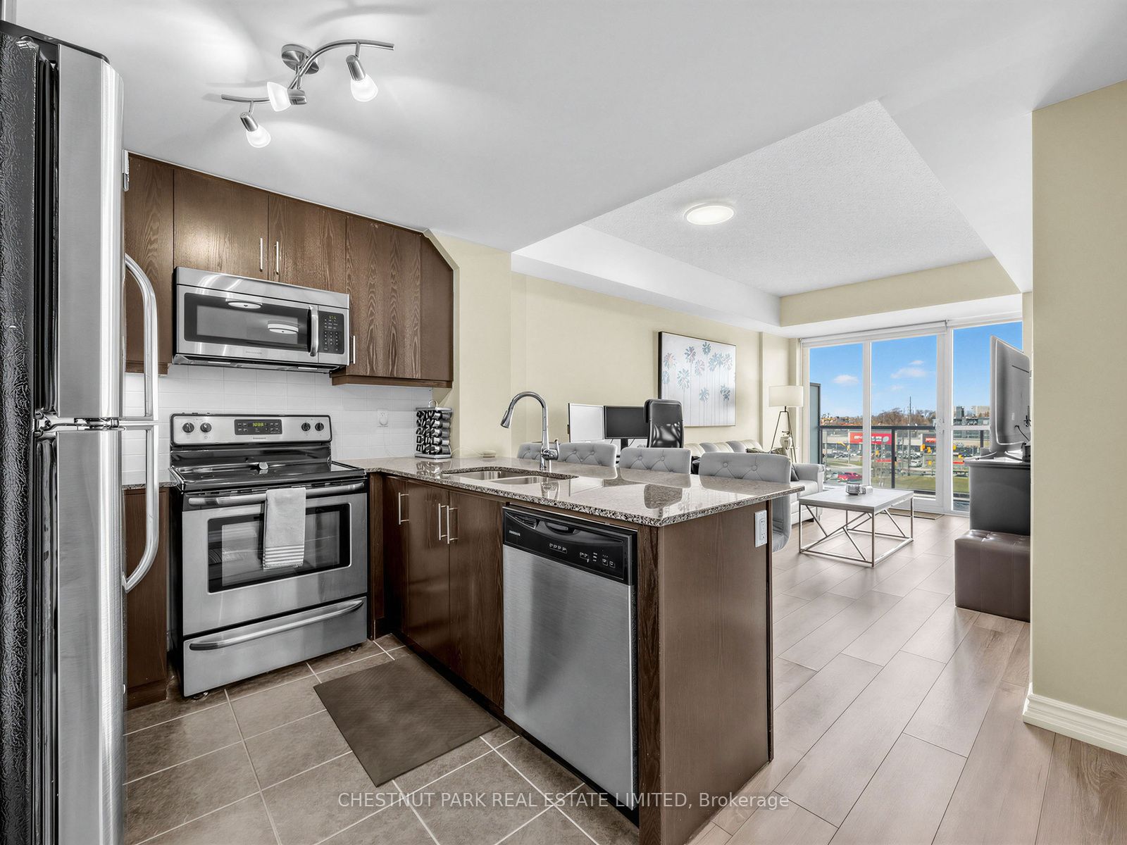 15 James Finlay Way 613