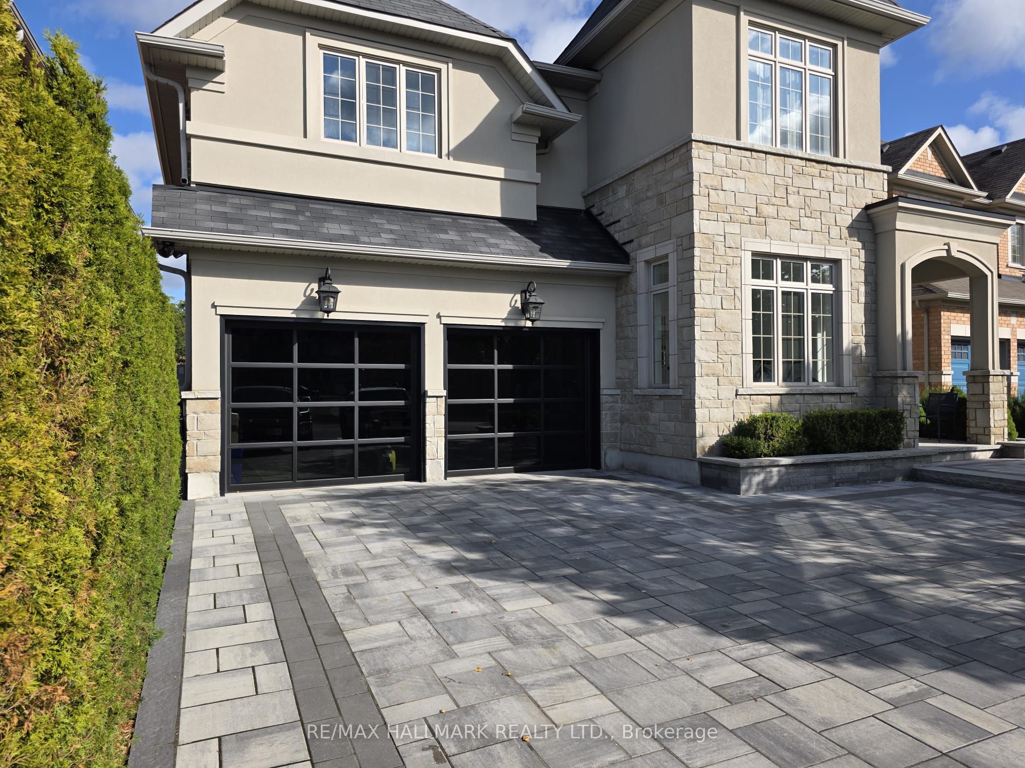 1135 Cenotaph Boulevard