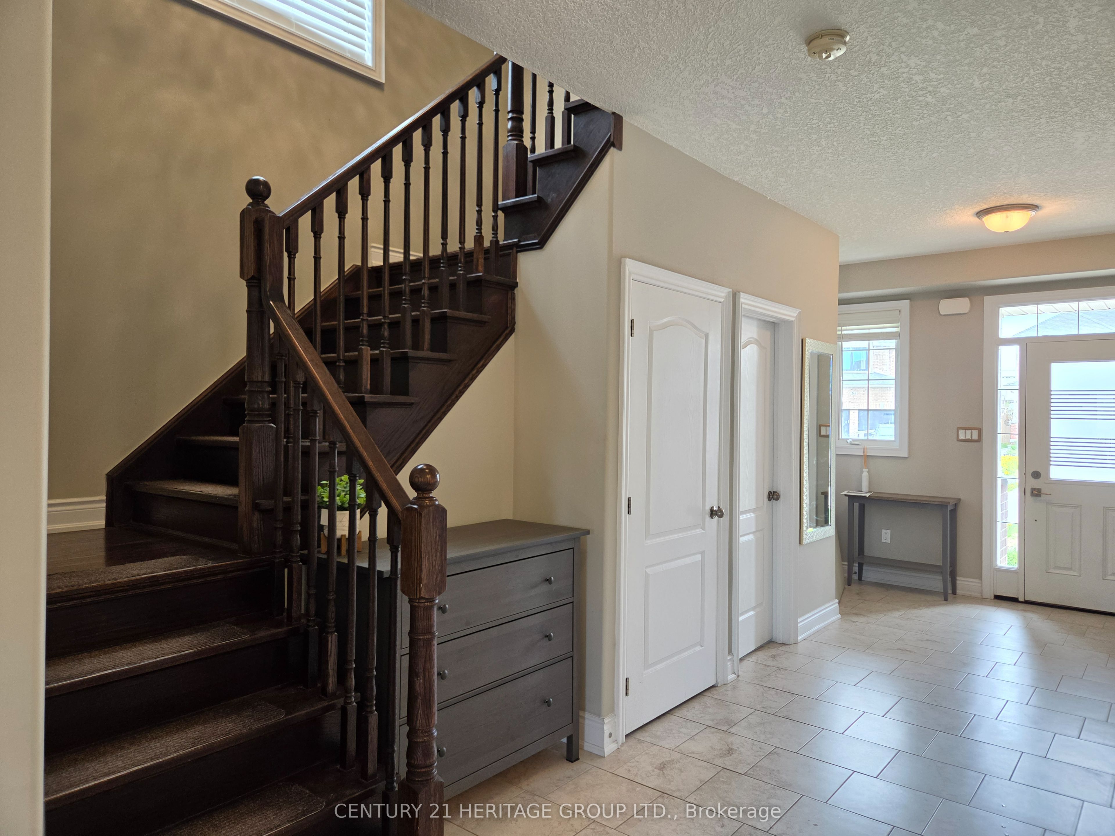 46 NATHAN Crescent