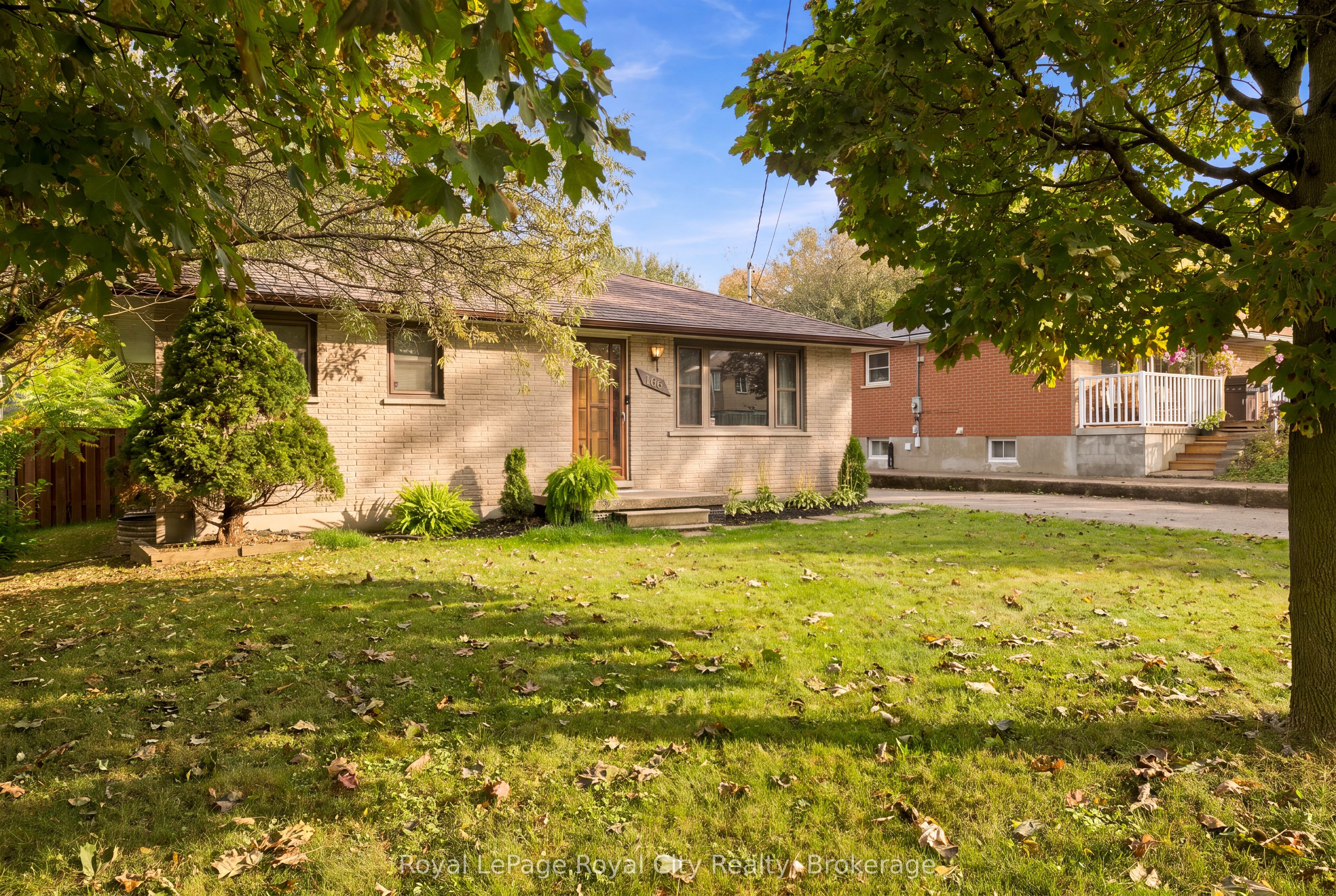 166 Victoria Road N
