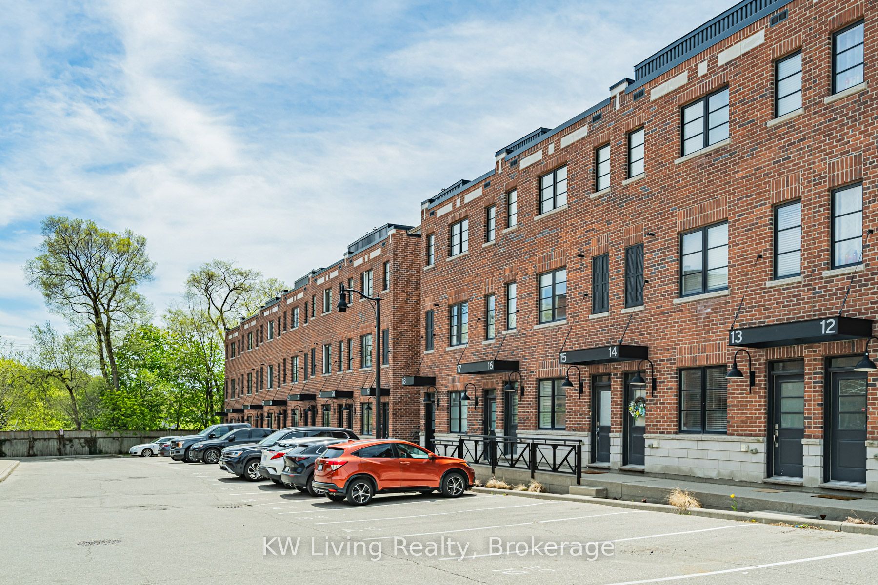 70 Plains Road W 18