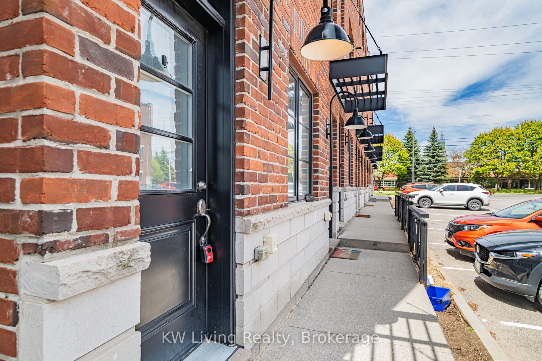 70 Plains Road W 18