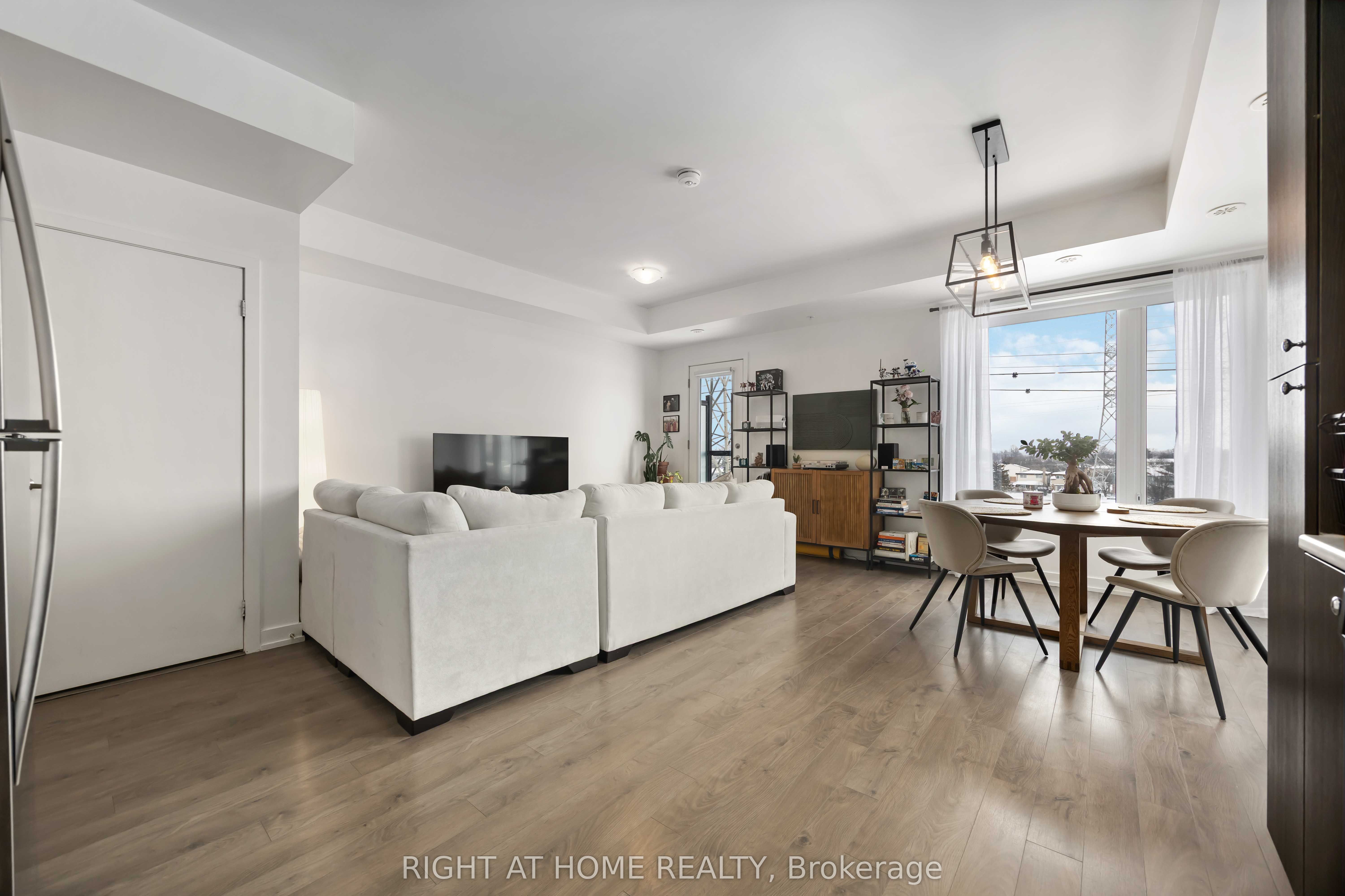 1555 Kingston Road 220