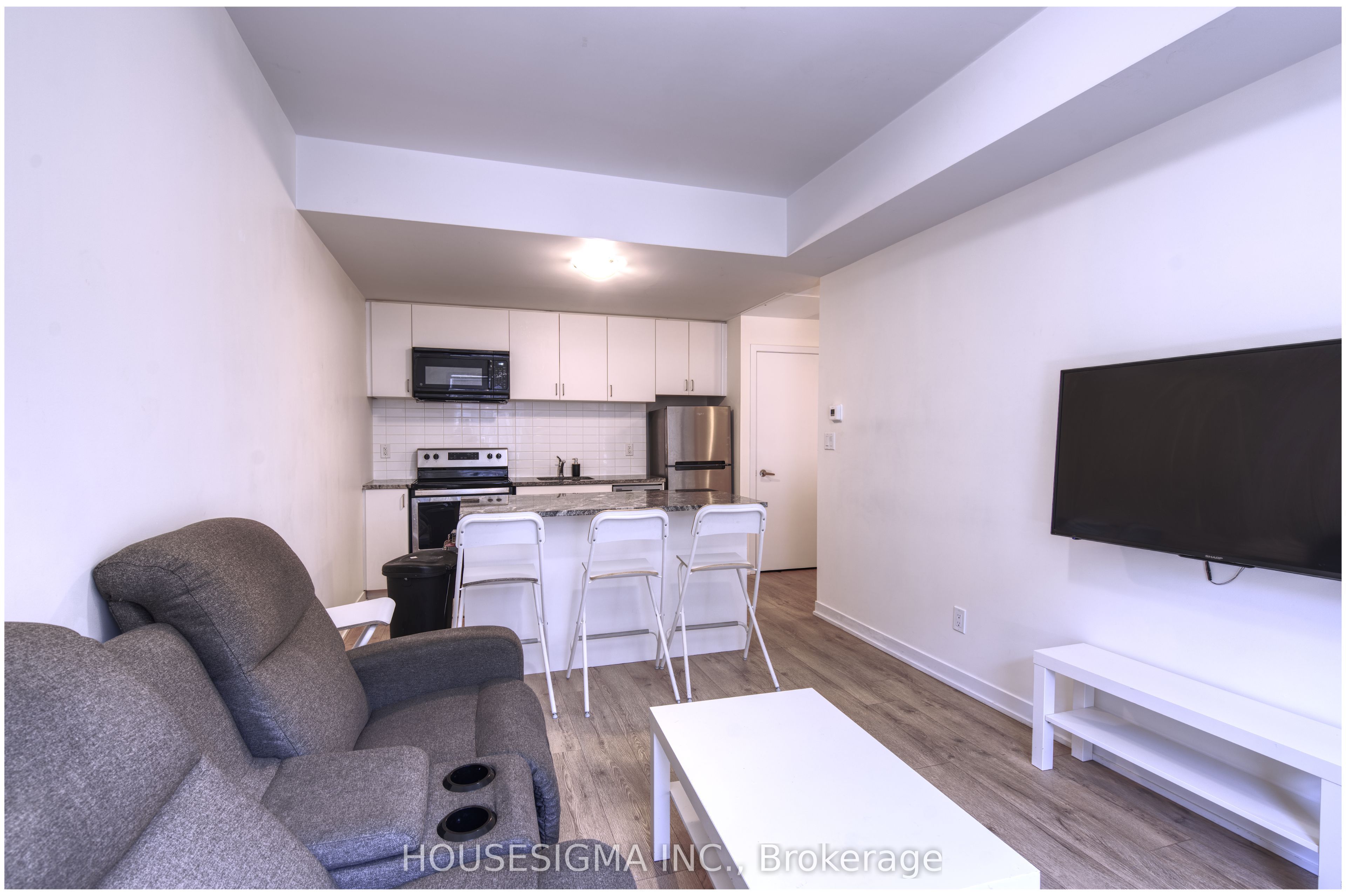 1720 Simcoe Street N 28