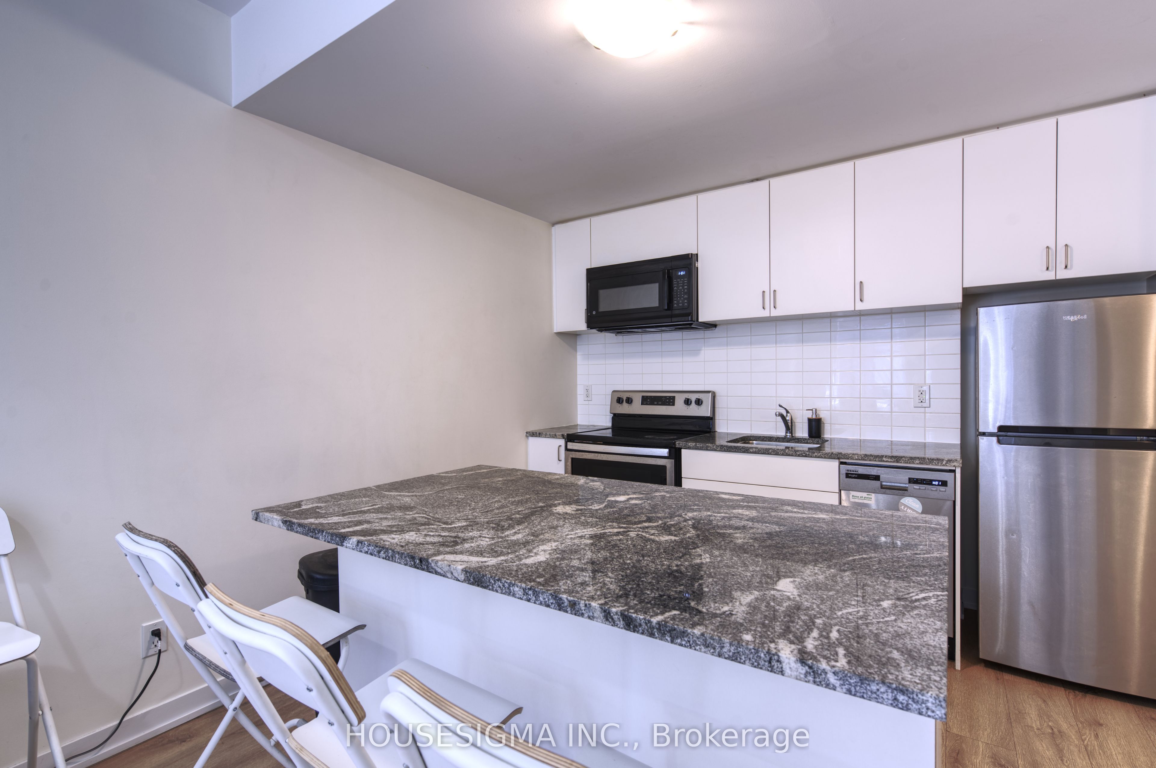 1720 Simcoe Street N 28