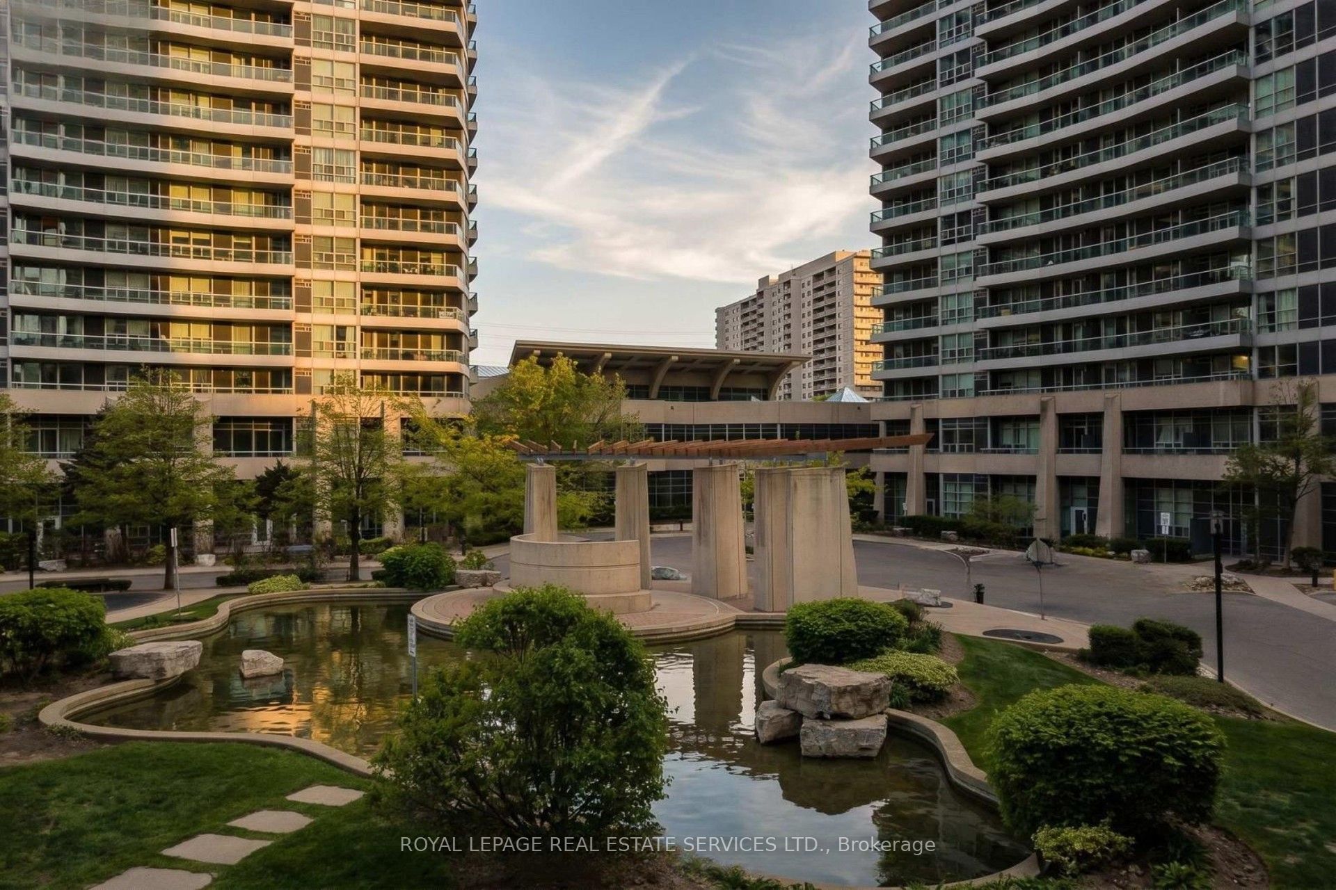 1 Elm Drive W 2505