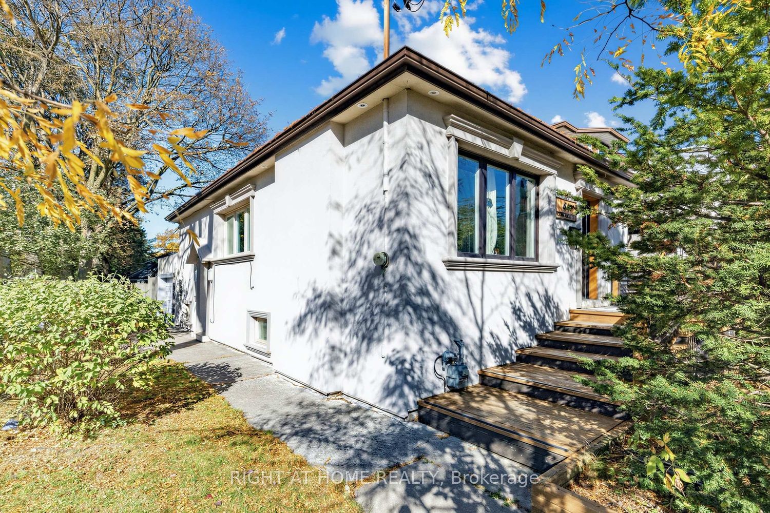 44 Connaught Avenue