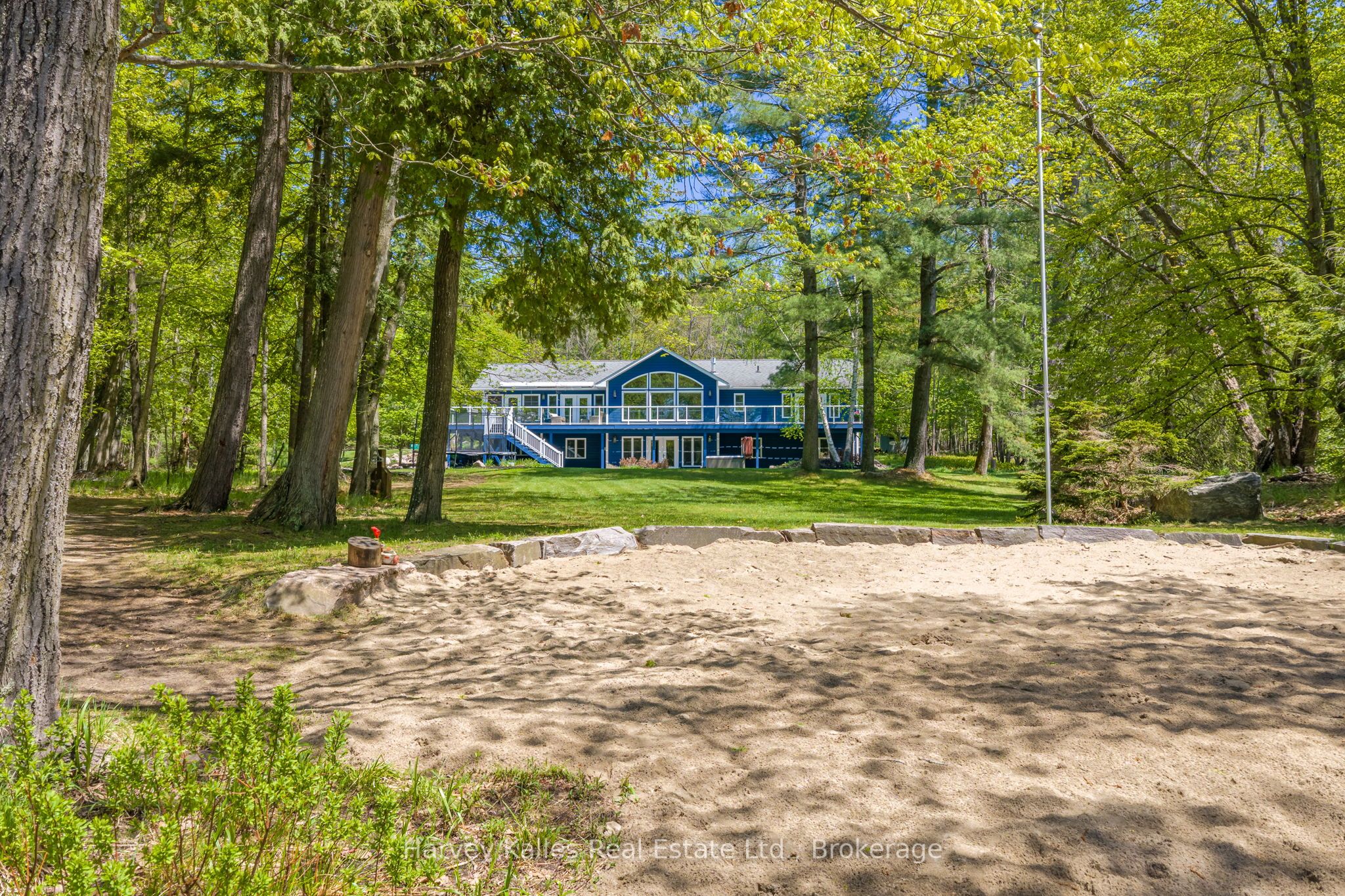 1615 Muskoka Road N