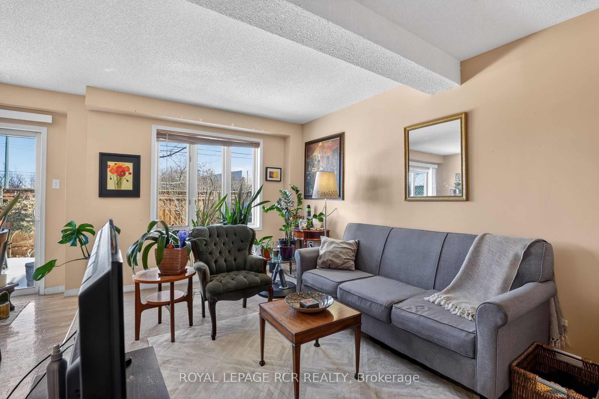 369 Riddell Court 10