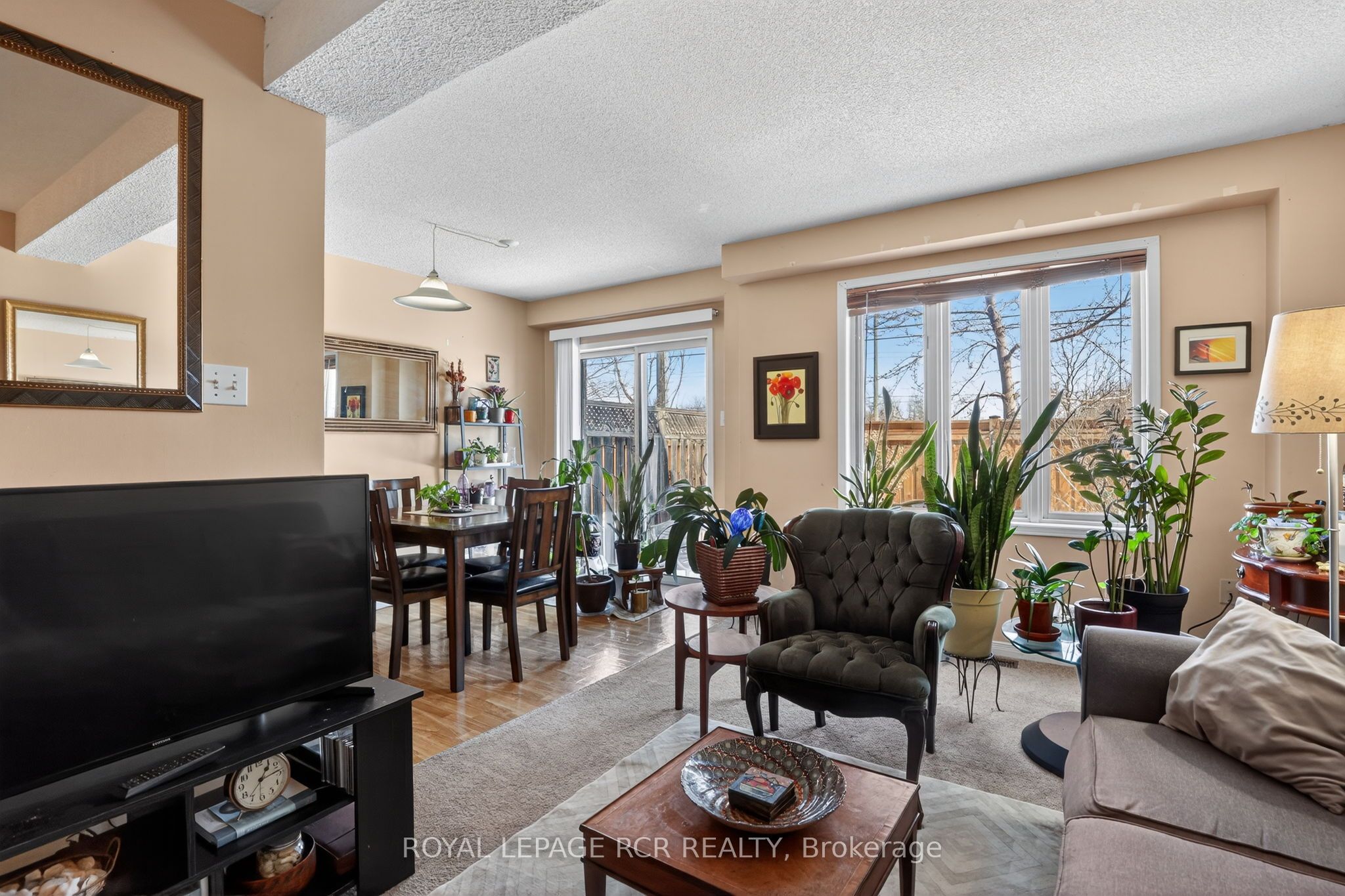 369 Riddell Court 10