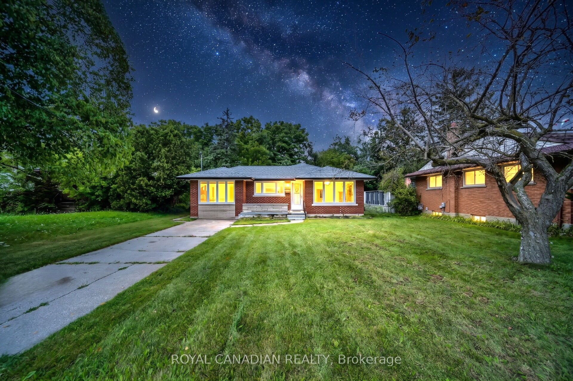 284 Cedar Crescent