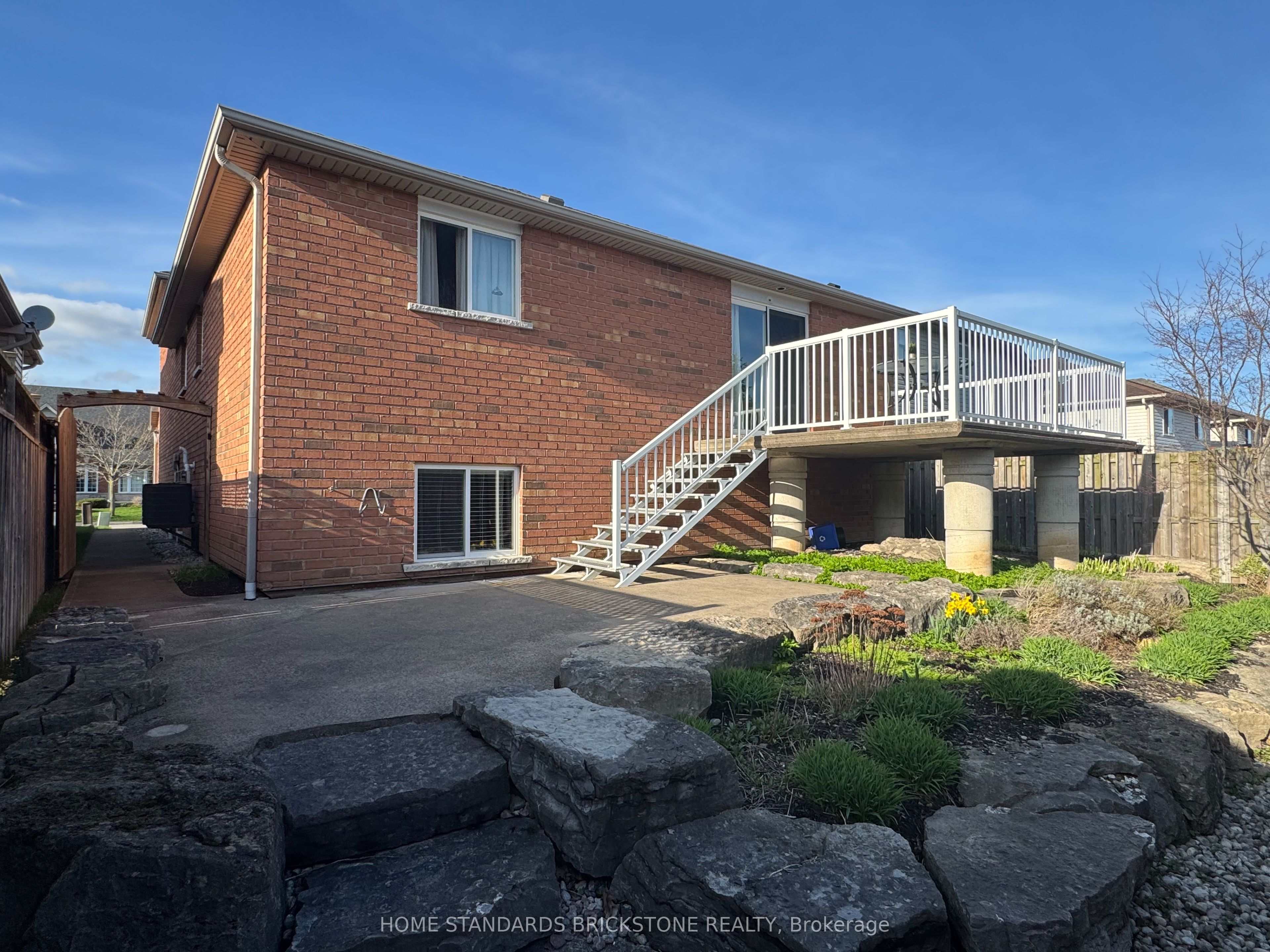 412 Autumn Crescent
