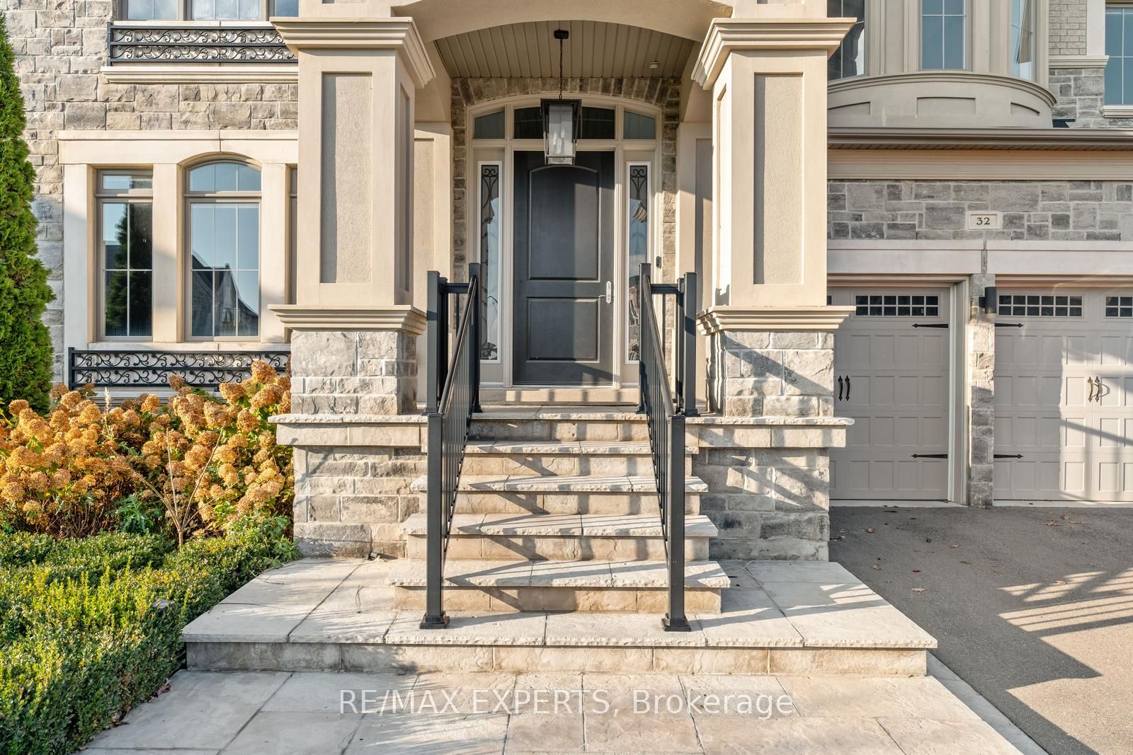 32 James Stokes Court