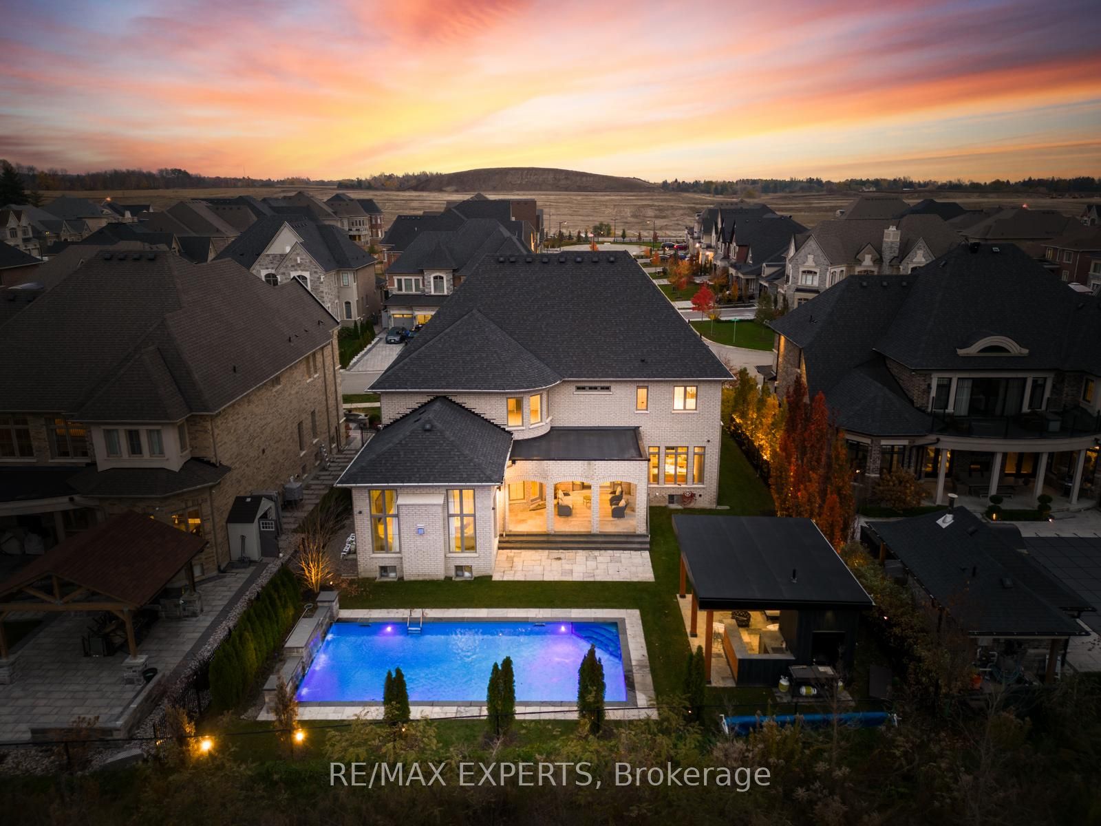 32 James Stokes Court