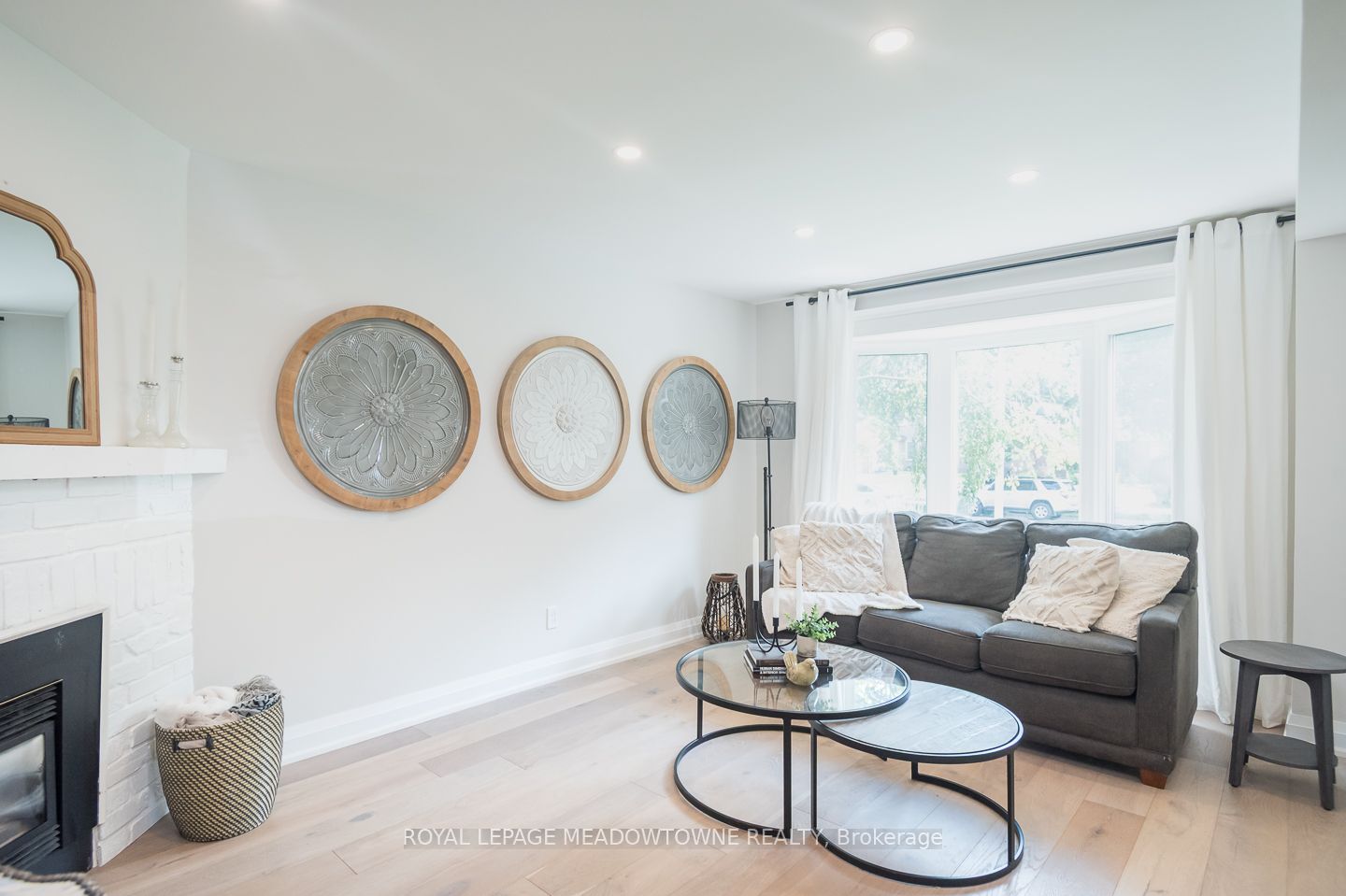 823 Laurier Avenue