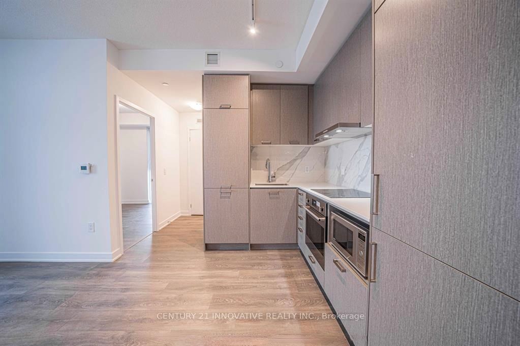 10 Honeycrisp Crescent 902