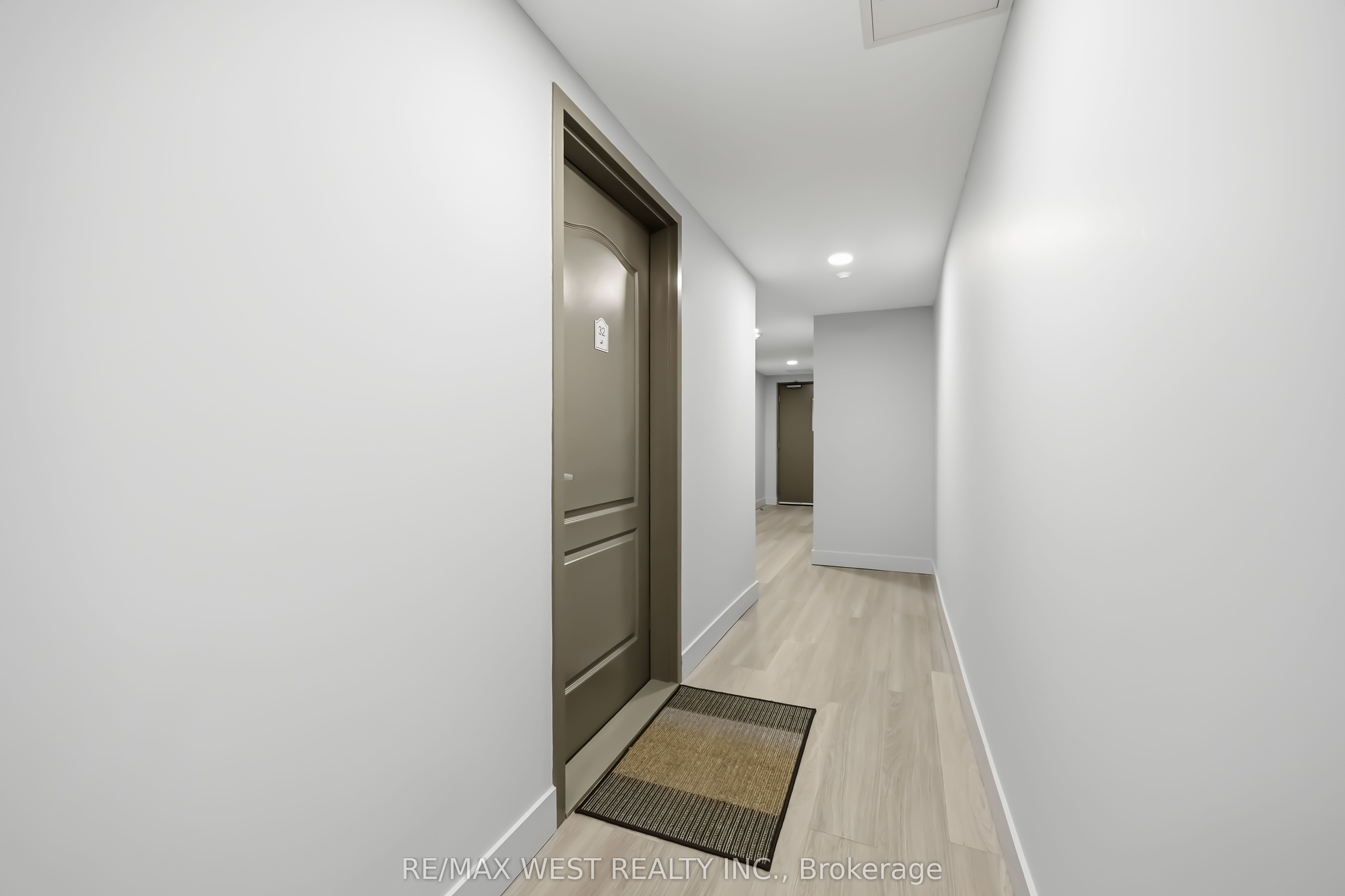 3905 Major MacKenzie Drive 32