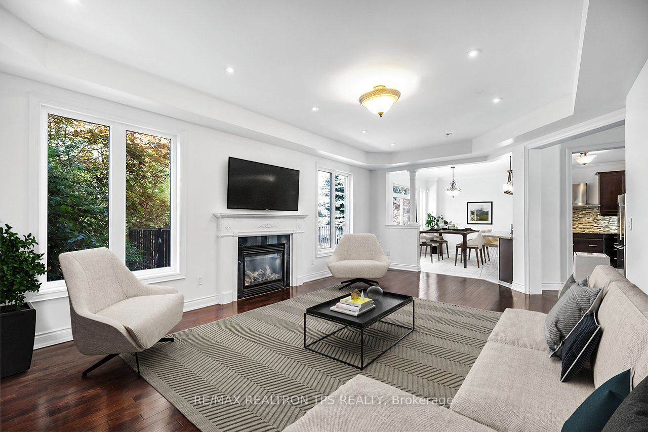 555 Kingsfield Loop