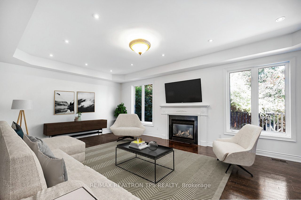 555 Kingsfield Loop