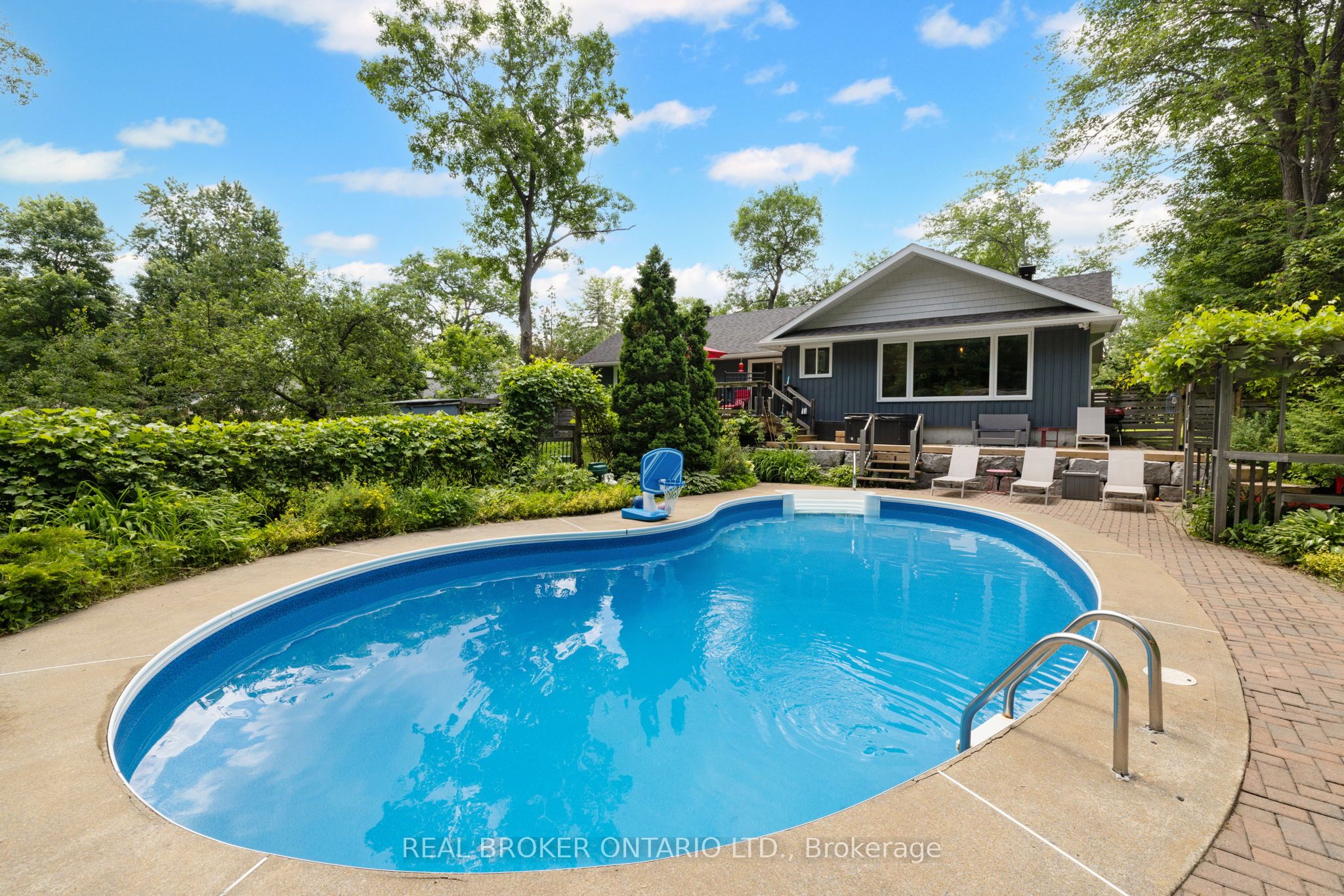929 Bayview Drive