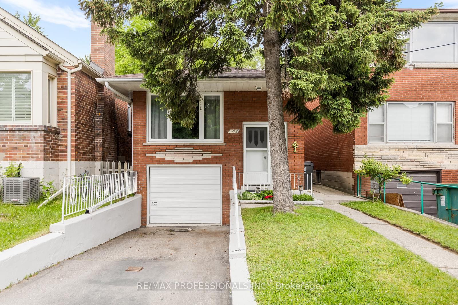 102 Symons Street