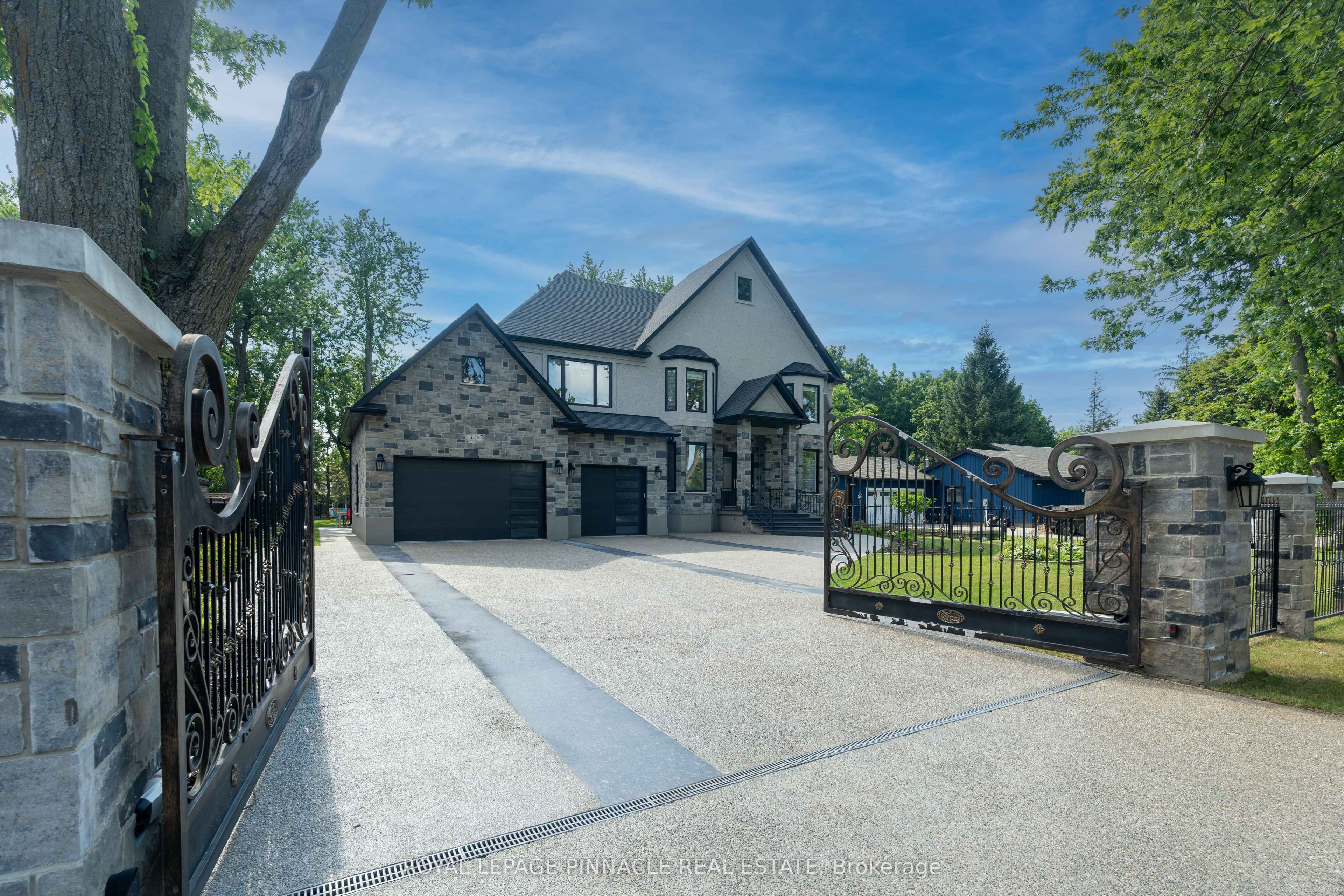 138 Woolwich Street S