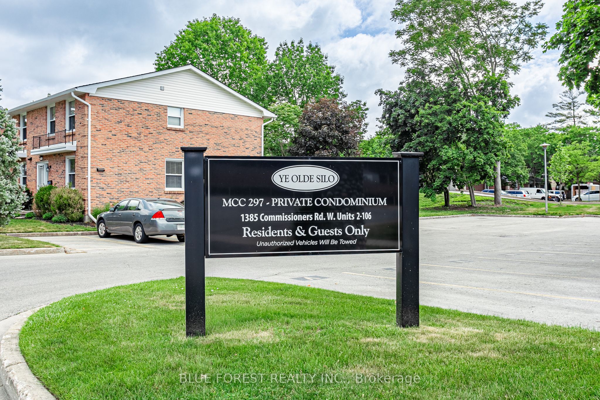 1385 Commissioners Road W 50